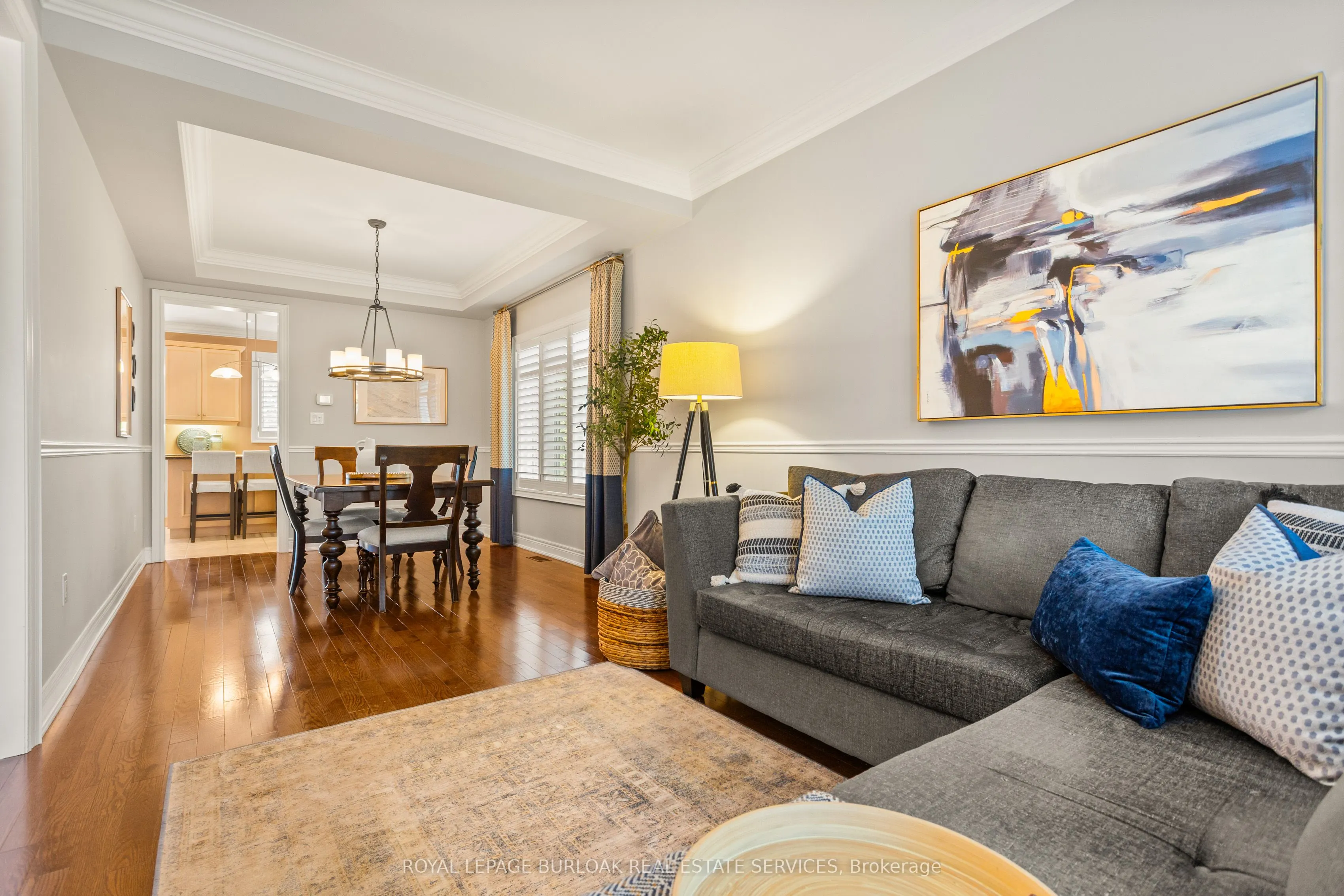 2135 Devonshire Crescent