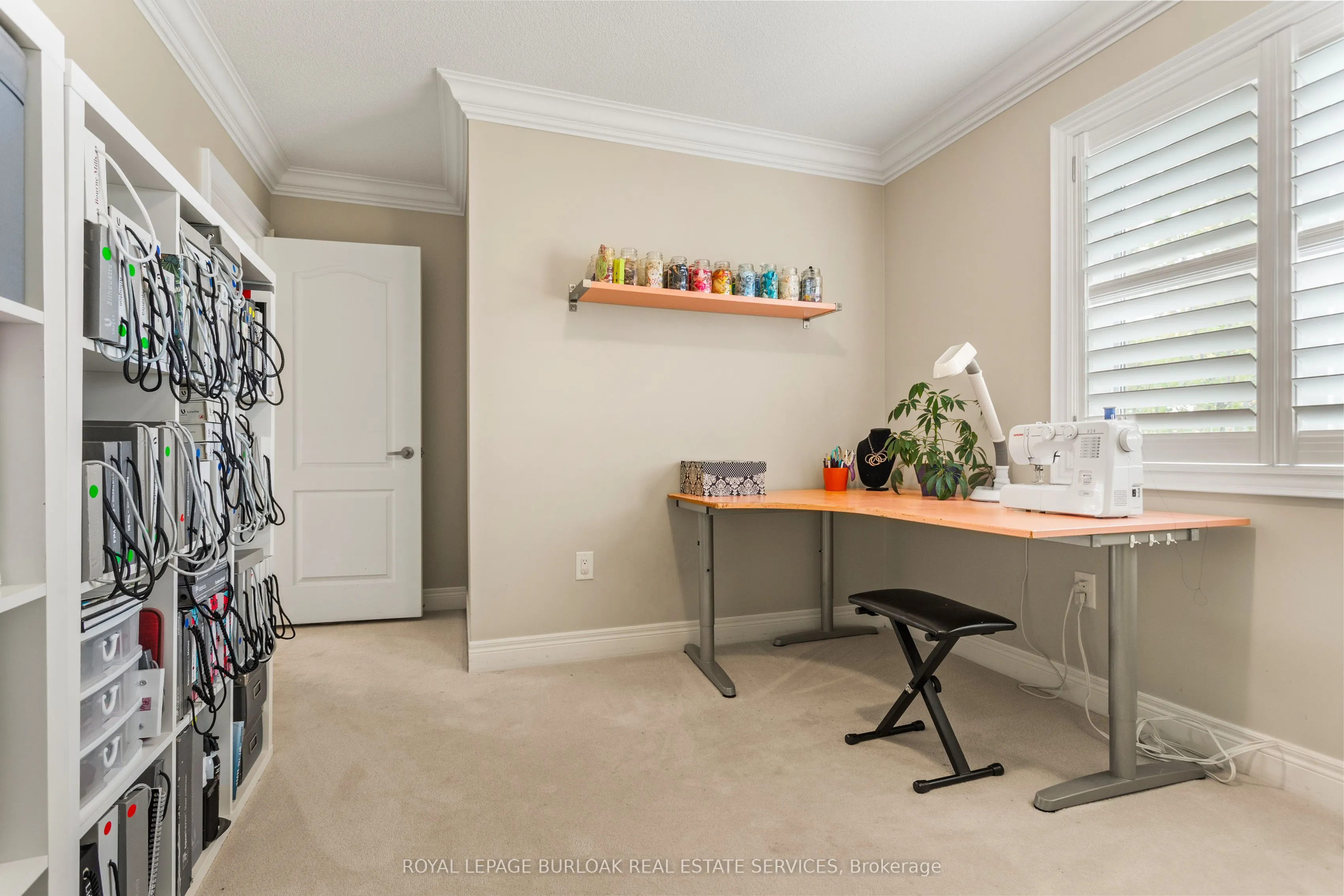 2135 Devonshire Crescent