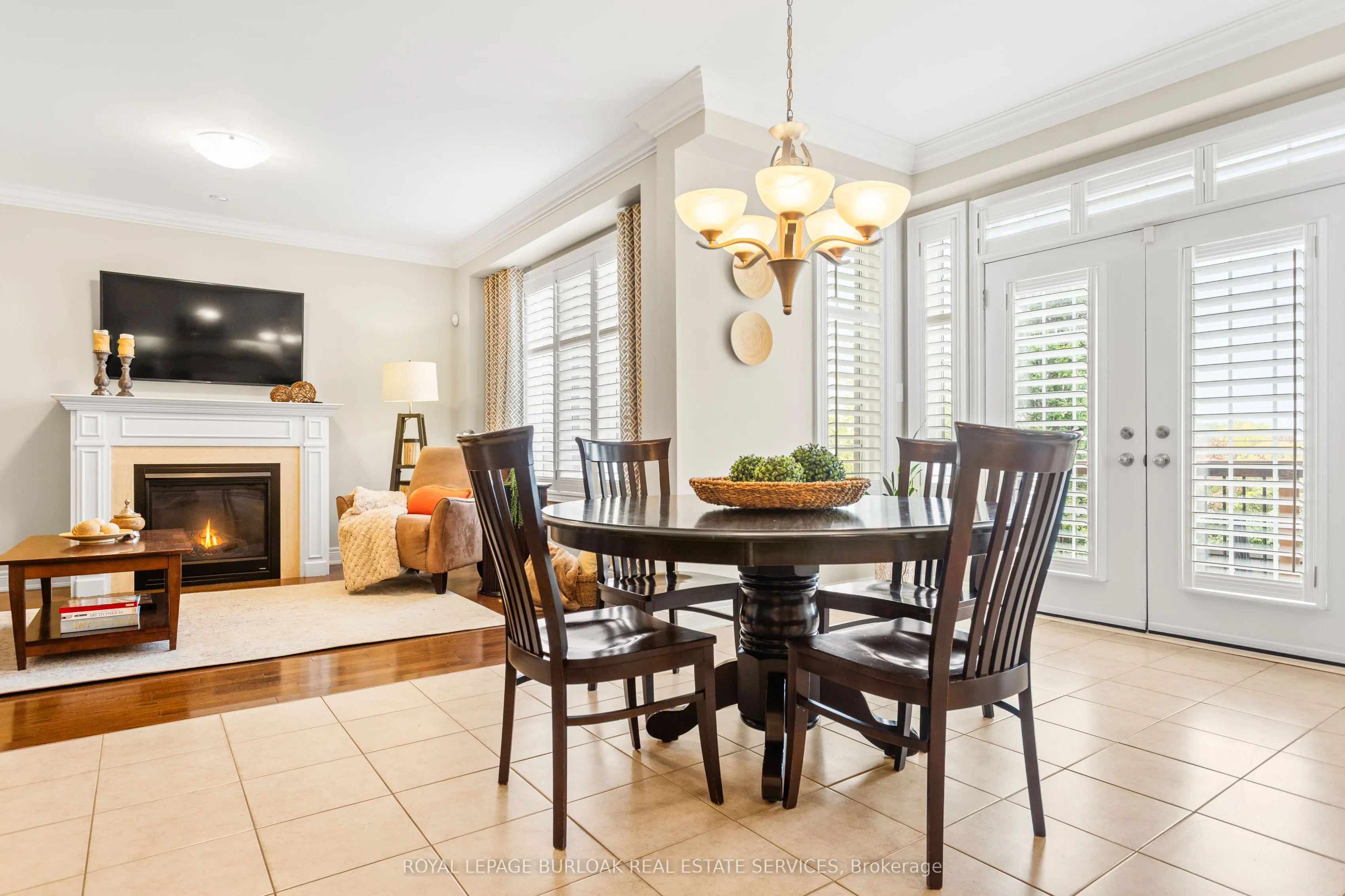 2135 Devonshire Crescent