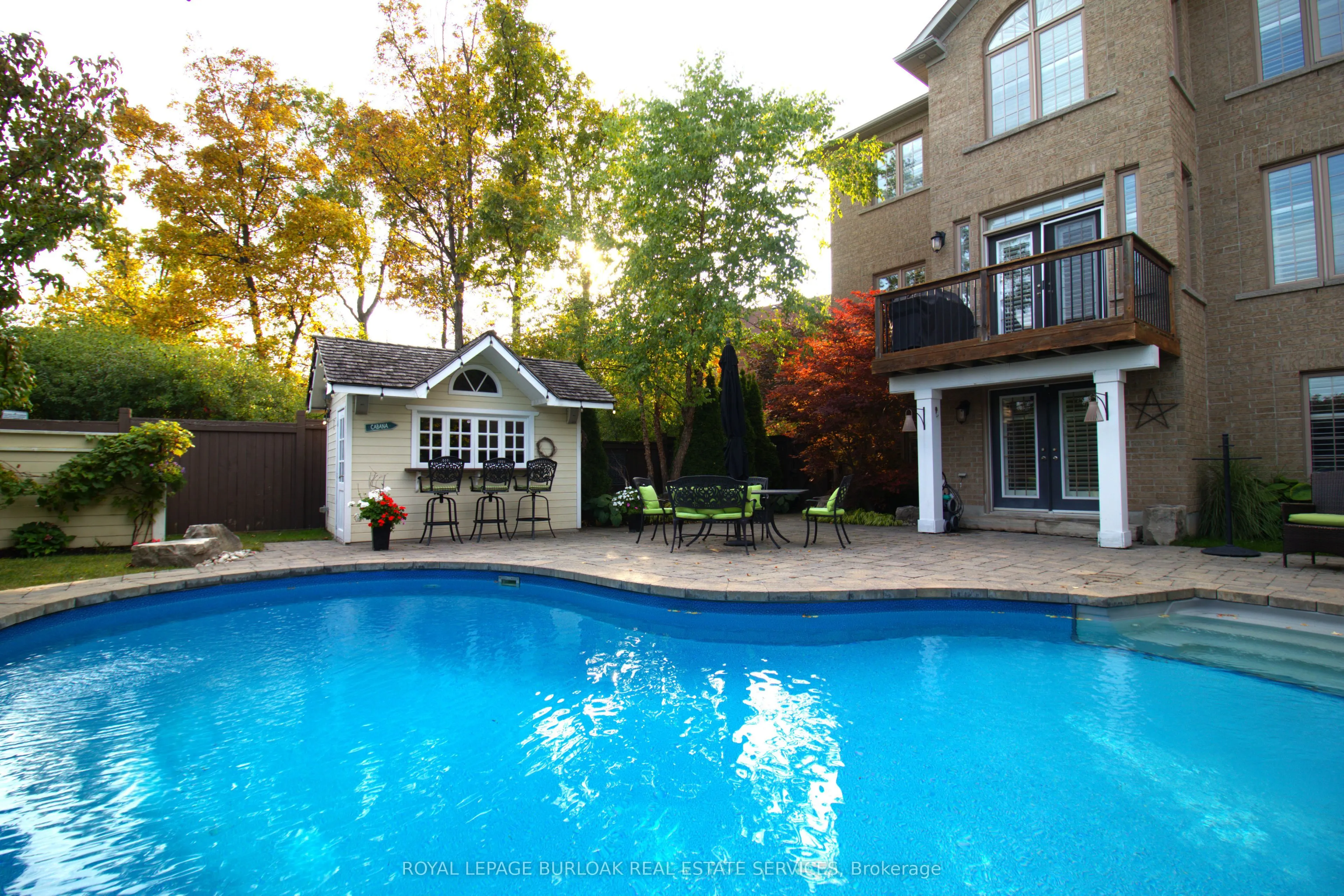 2135 Devonshire Crescent