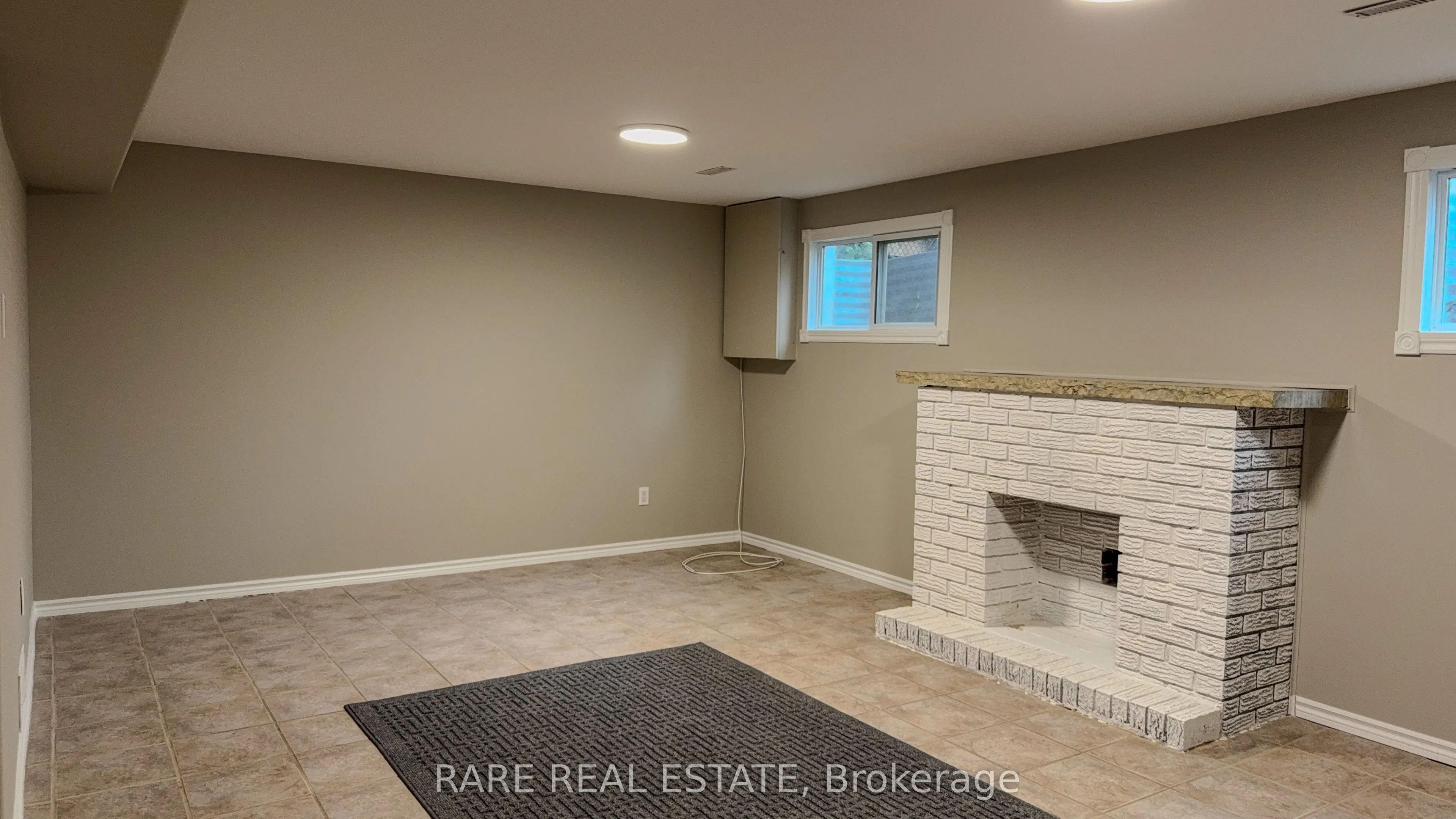 75A Dawson Road E