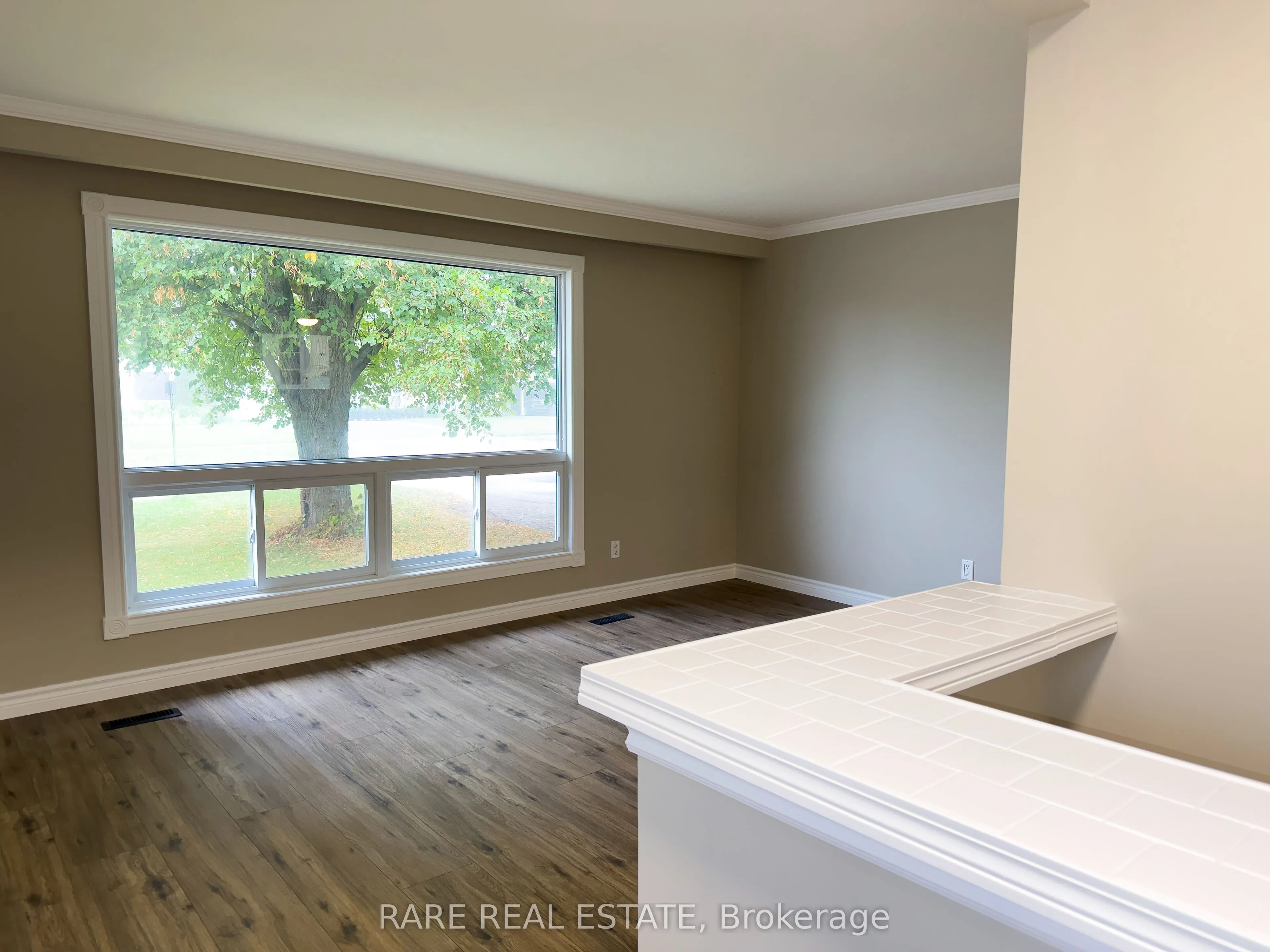 75A Dawson Road E
