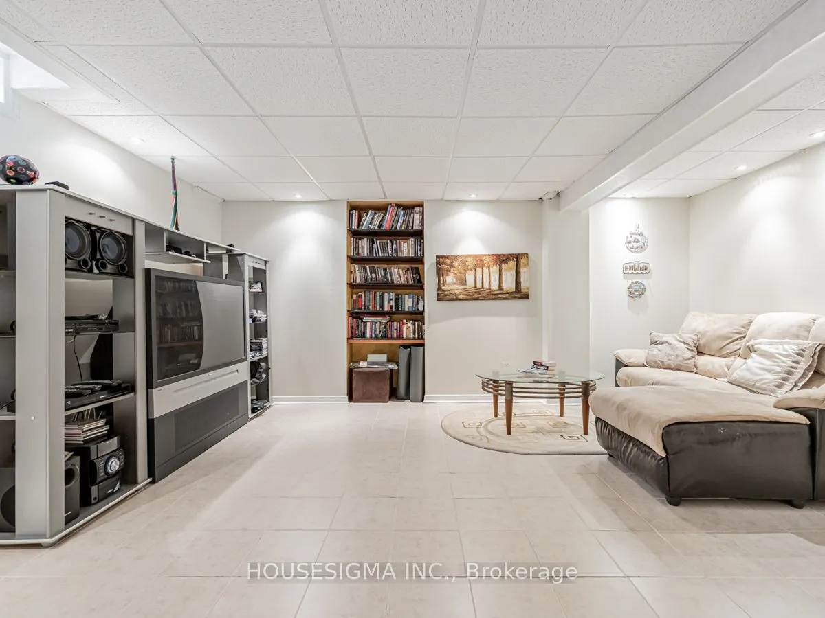 415 Hillbury Drive