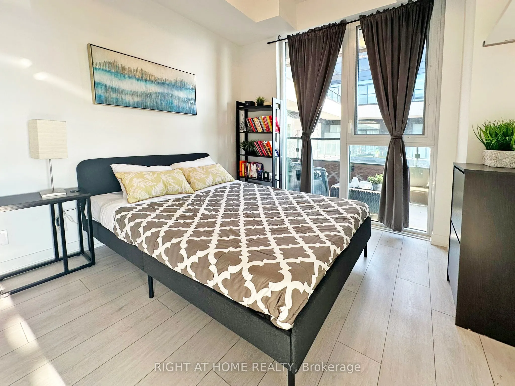 270 Dufferin Street, #LPH12