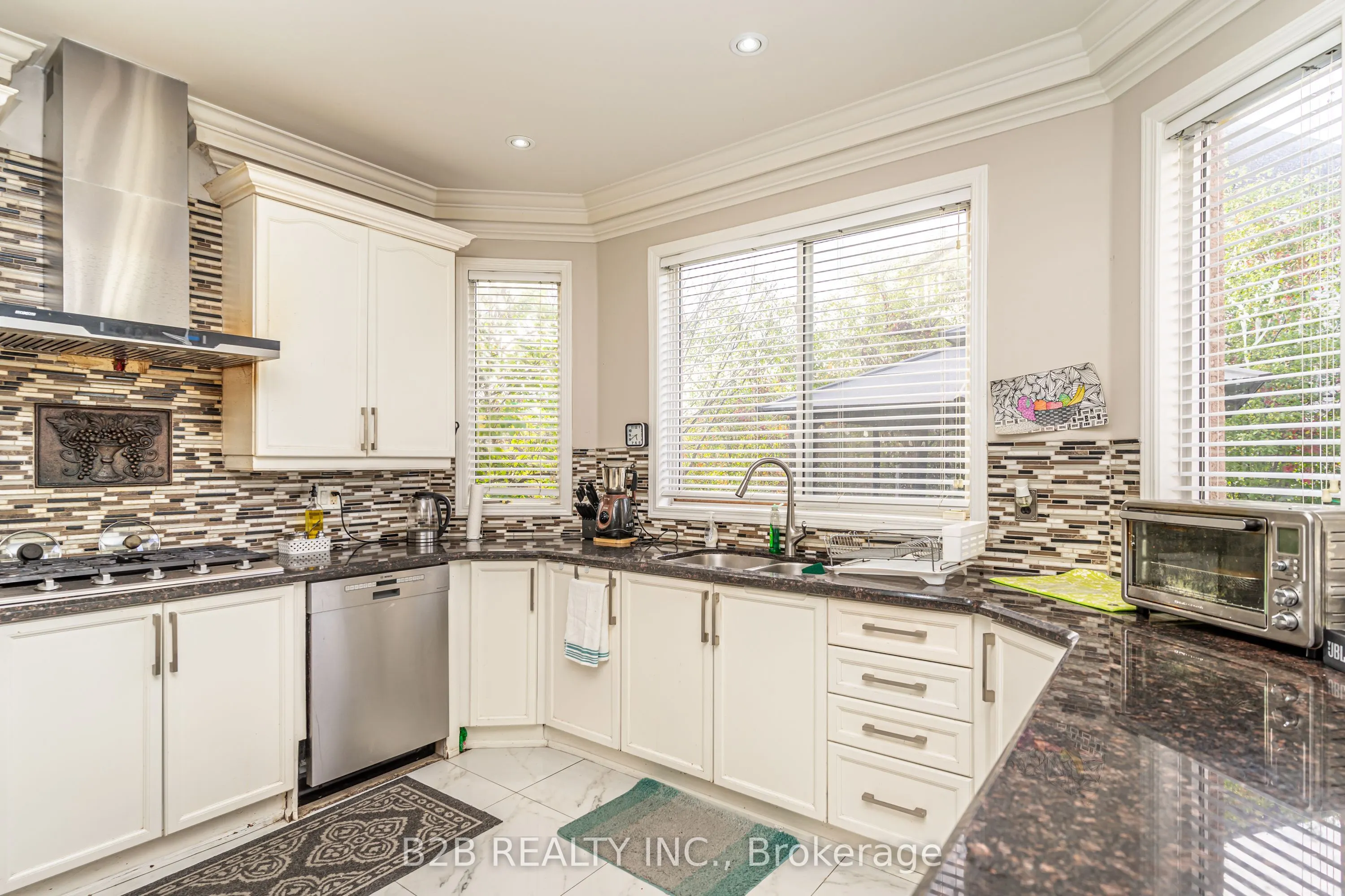 12 Valleywest Road