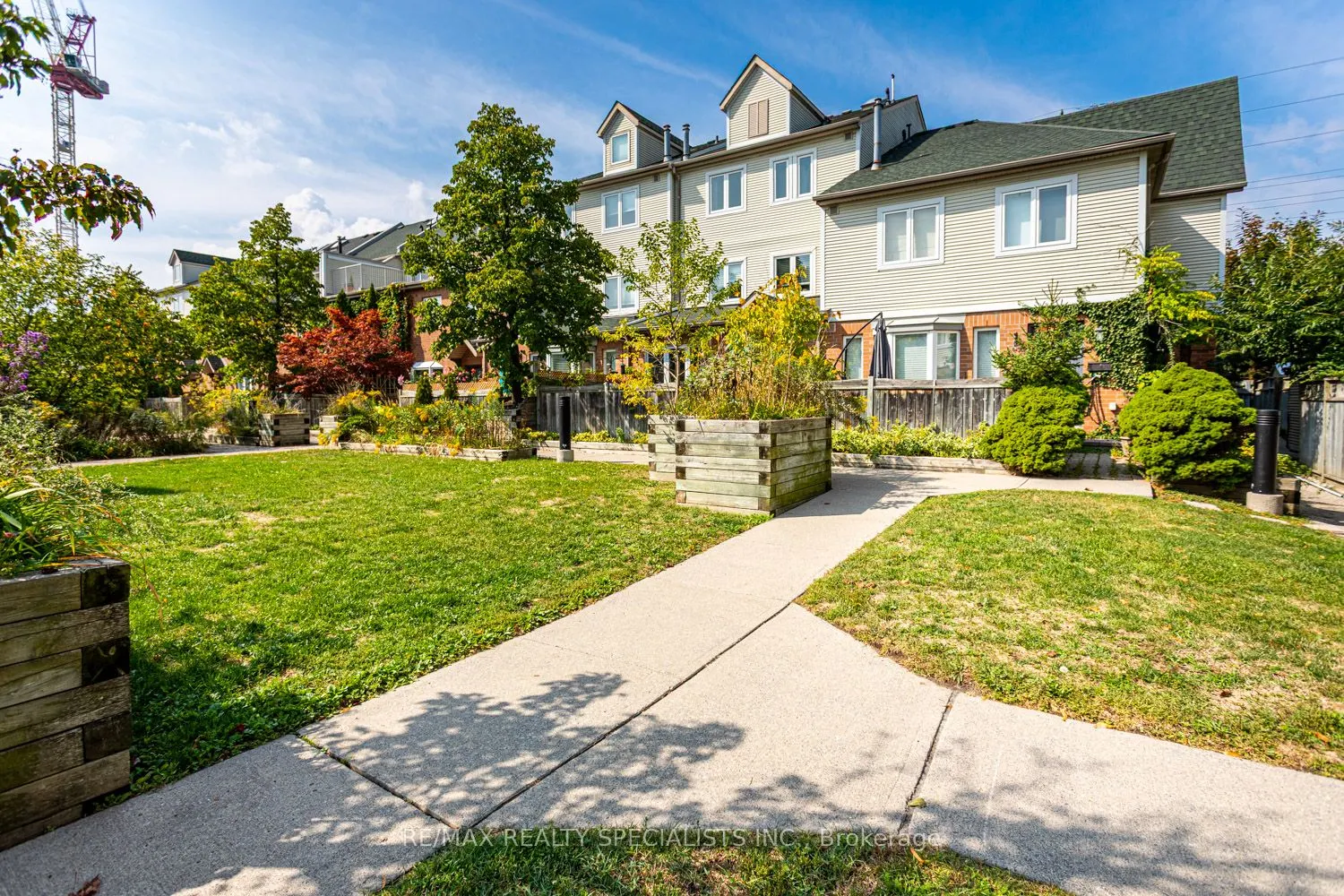 1231 Parkwest Place, #26