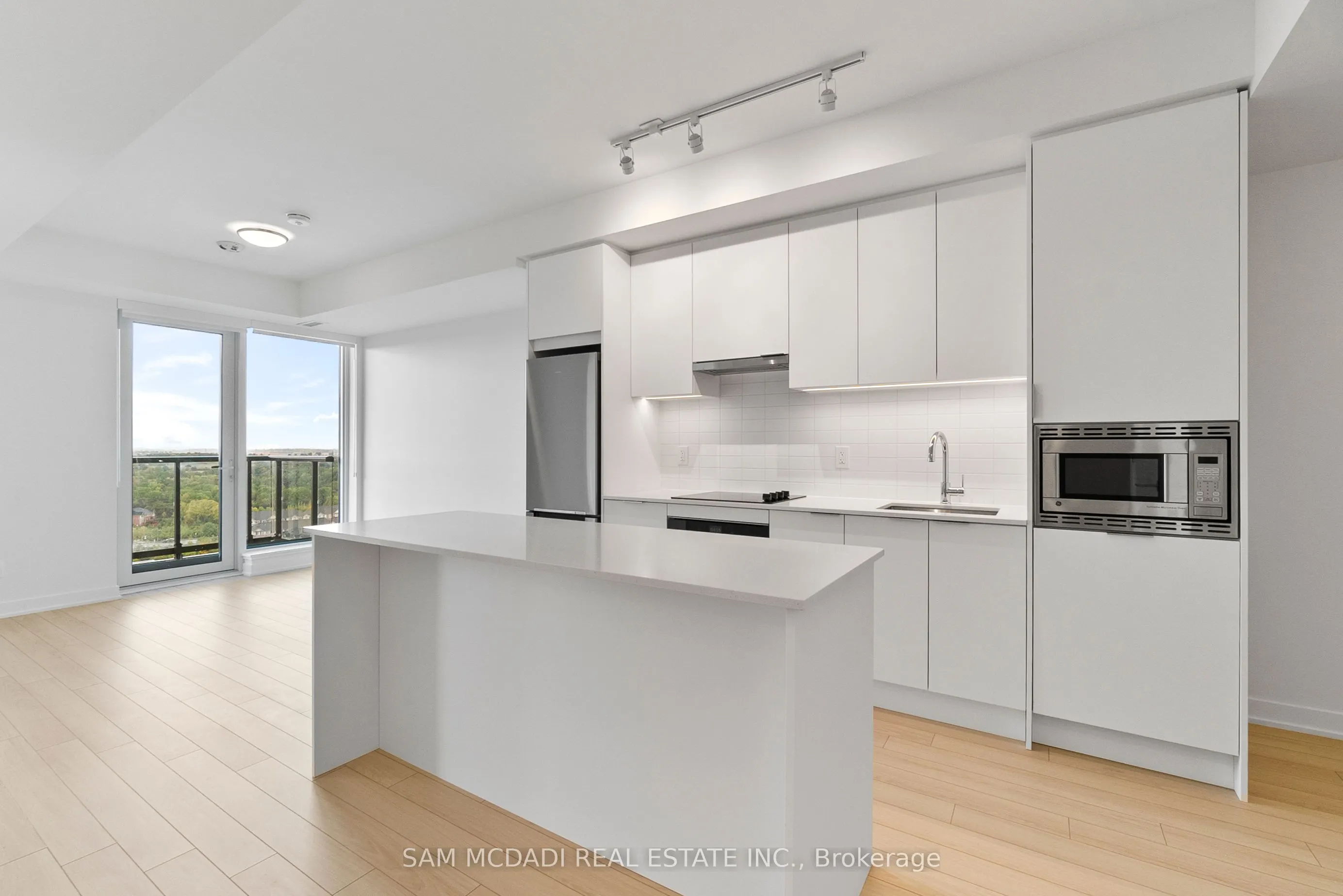 3079 Trafalgar Road, #1805