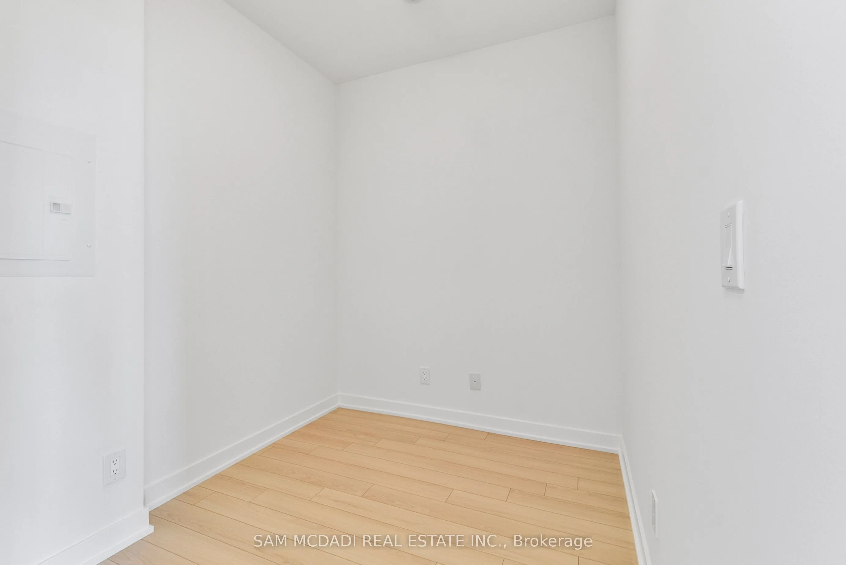 3079 Trafalgar Road, #1805