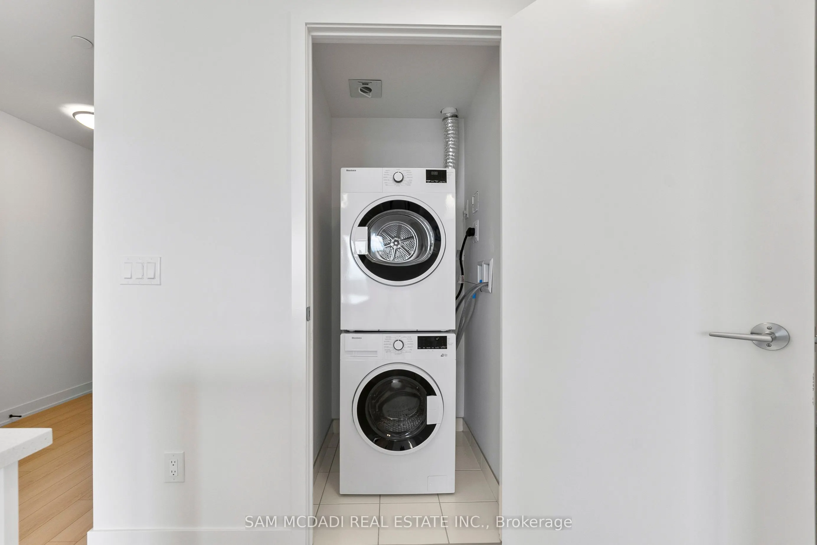 3079 Trafalgar Road, #1805