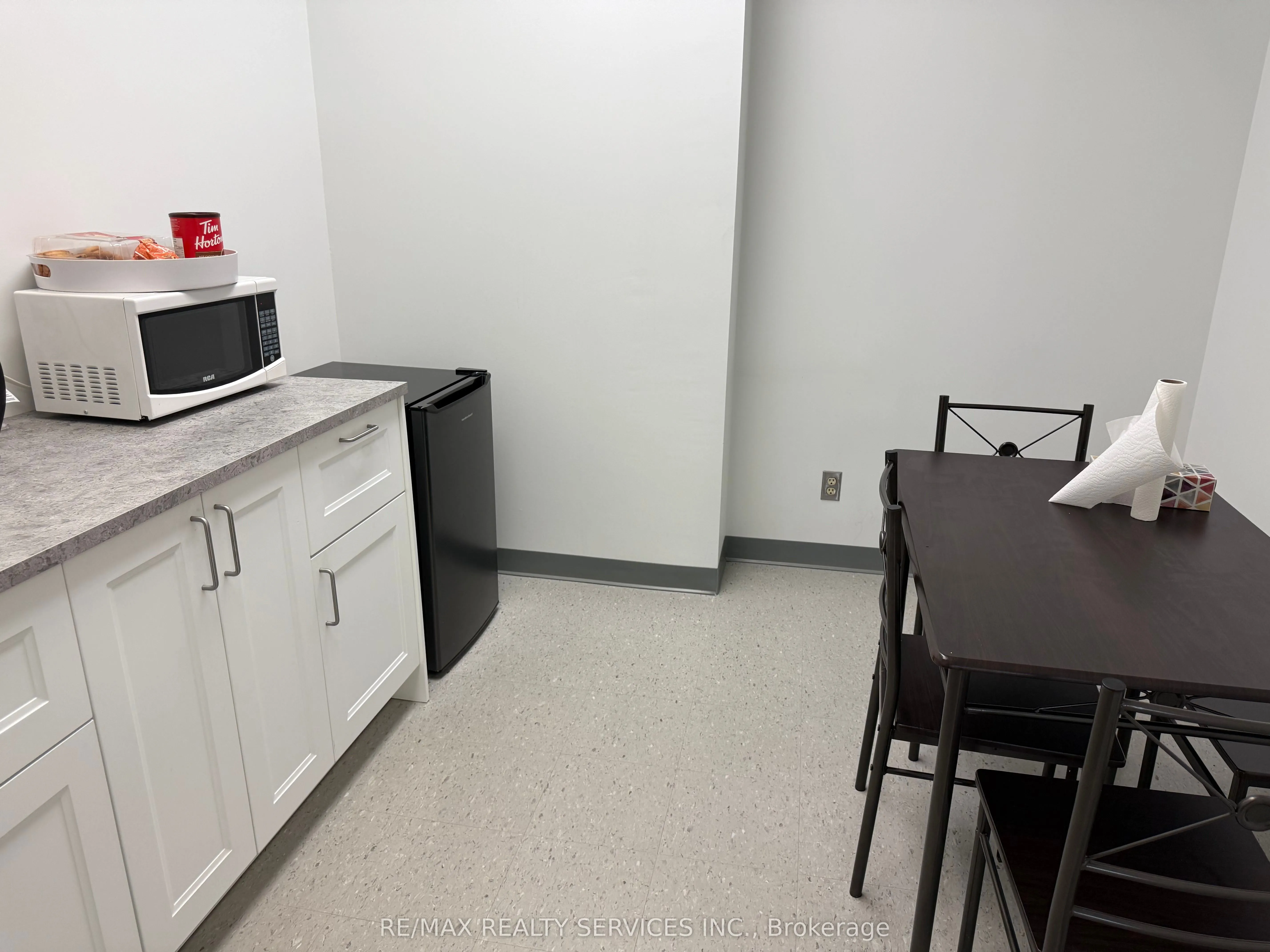 6705 TOMKEN Road, #219