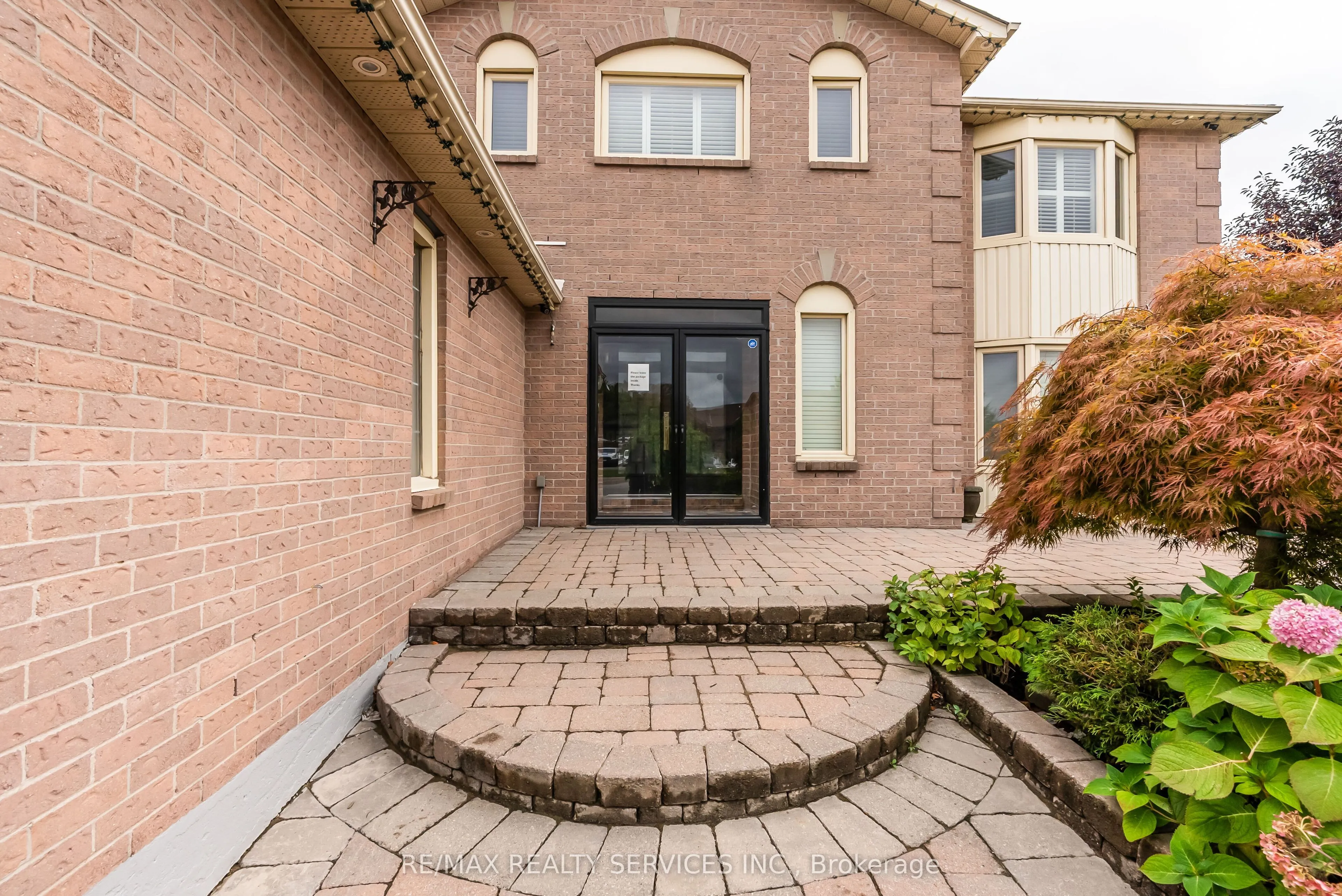 377 Ray Lawson Boulevard