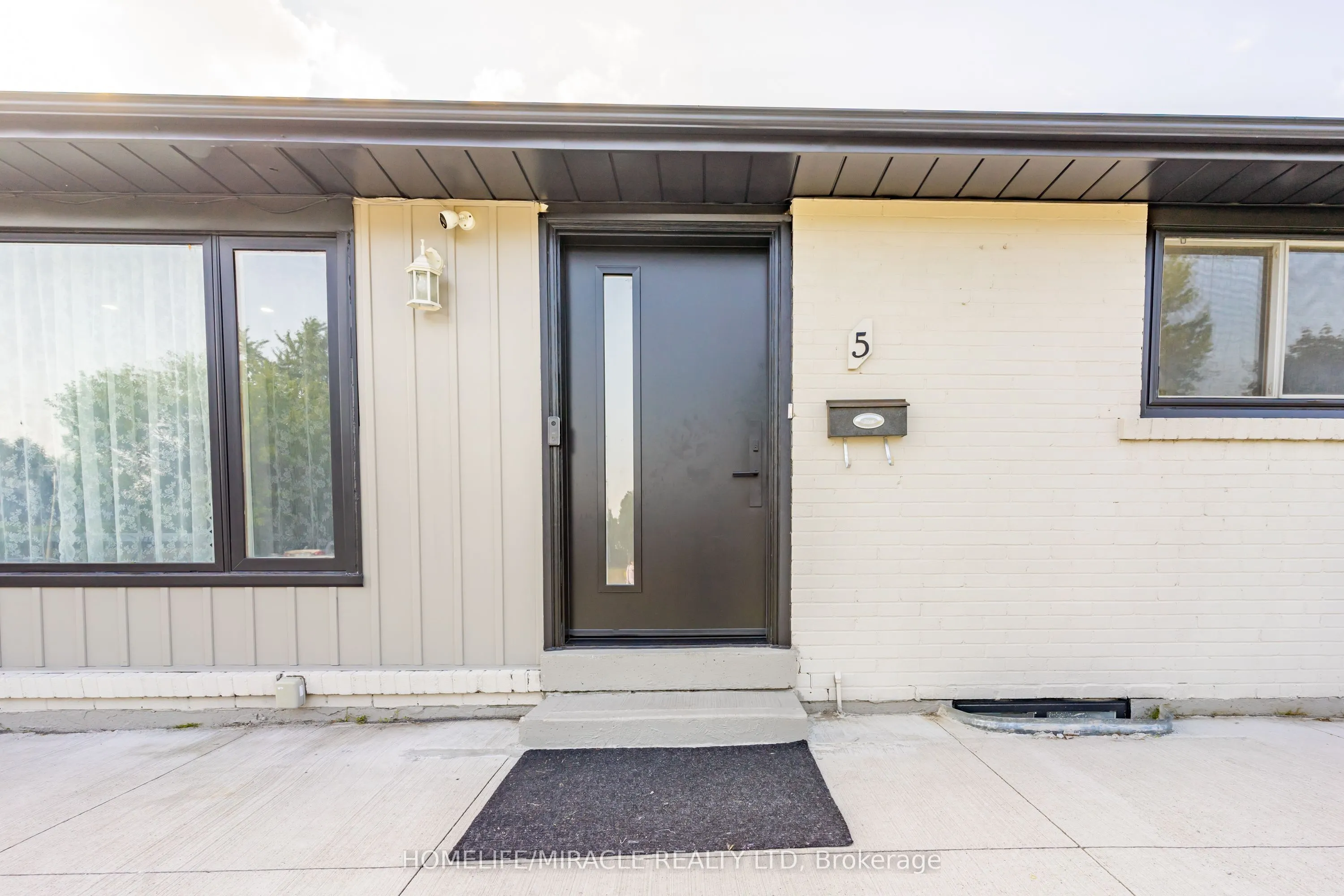 5 Finsbury Drive