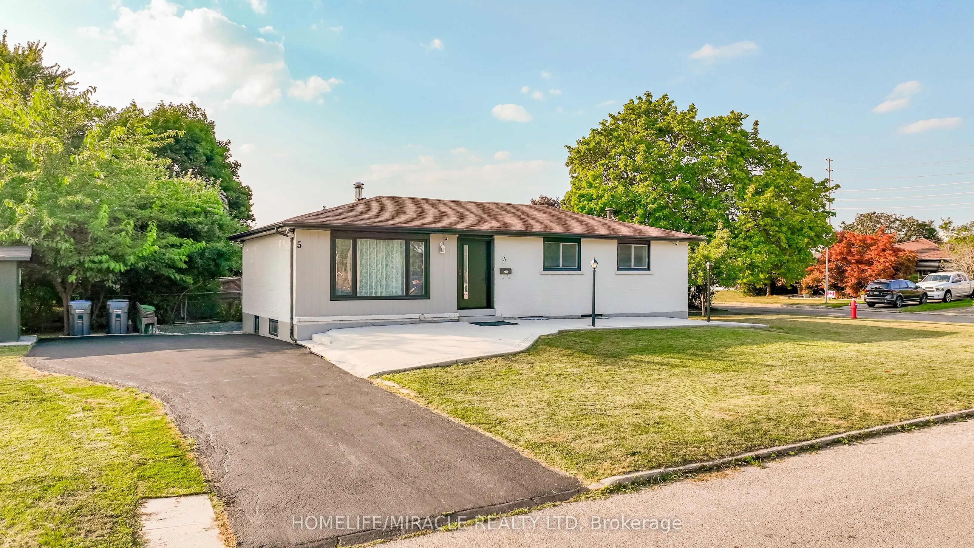 5 Finsbury Drive