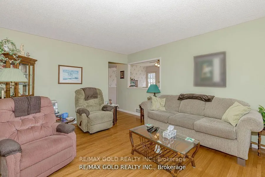 31 Fallingdale Crescent