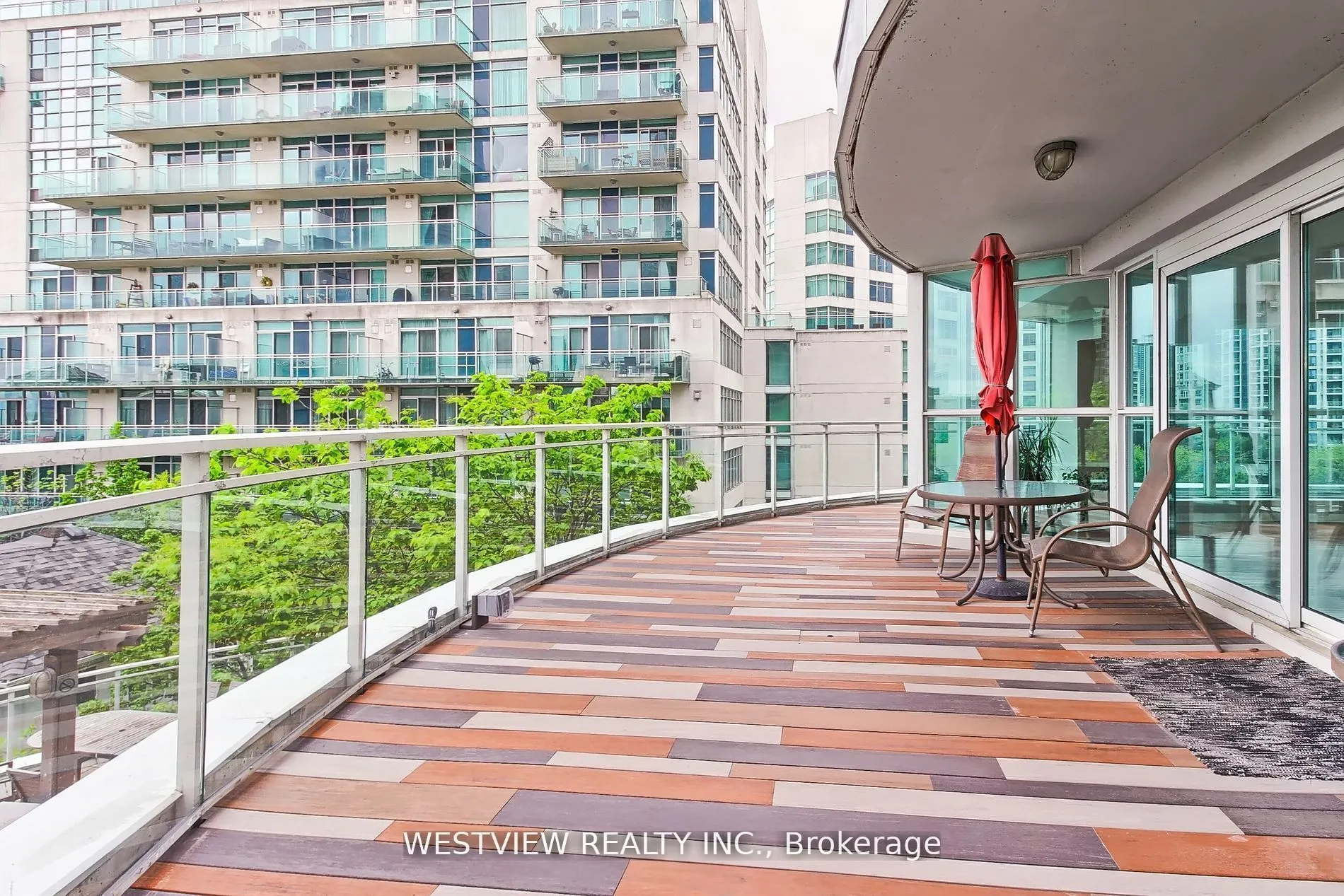 2067 Lake Shore Boulevard W, #405