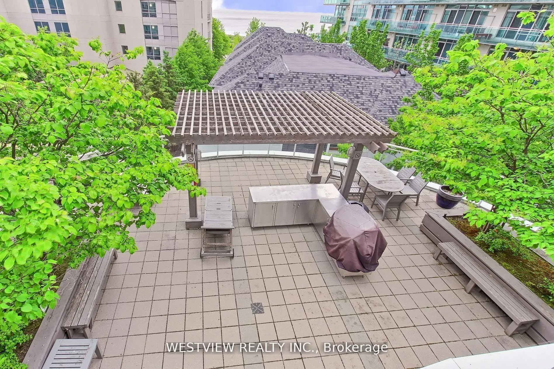 2067 Lake Shore Boulevard W, #405