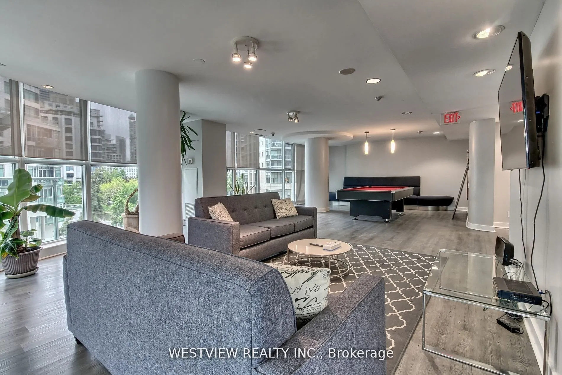 2067 Lake Shore Boulevard W, #405