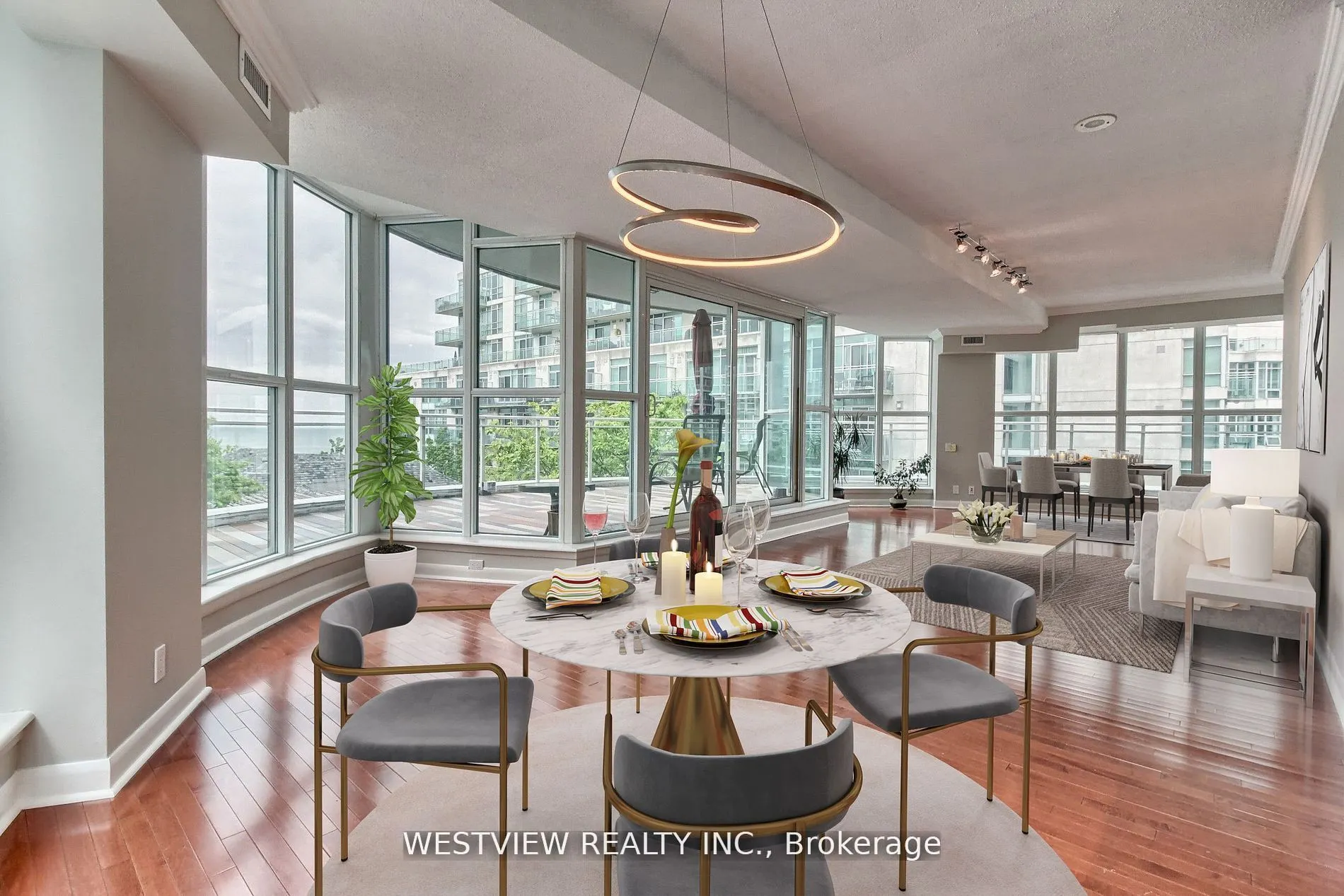 2067 Lake Shore Boulevard W, #405