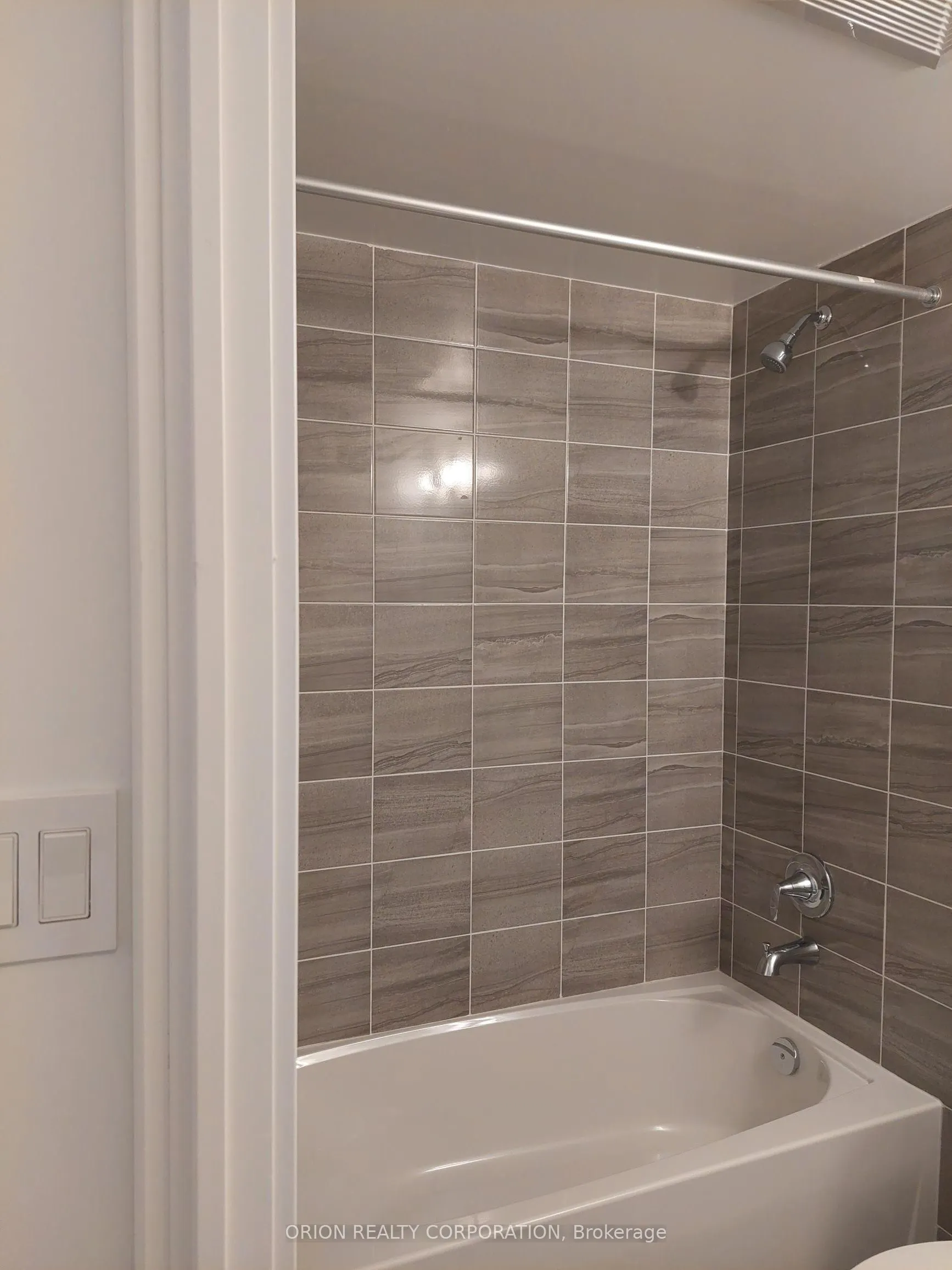 556 Marlee Avenue, #419