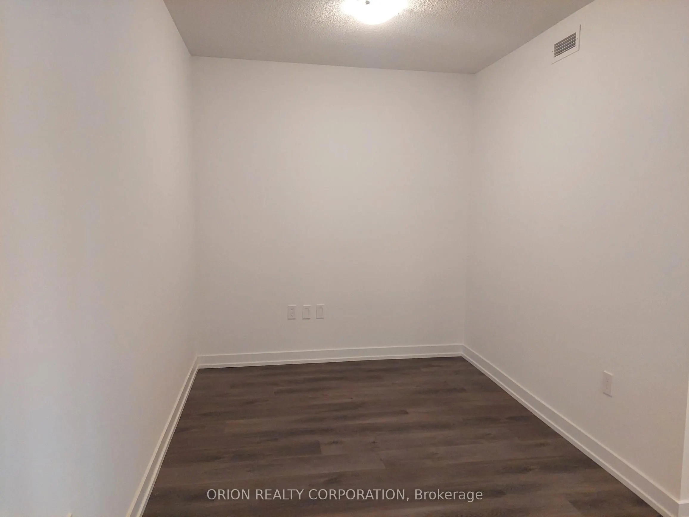 556 Marlee Avenue, #419