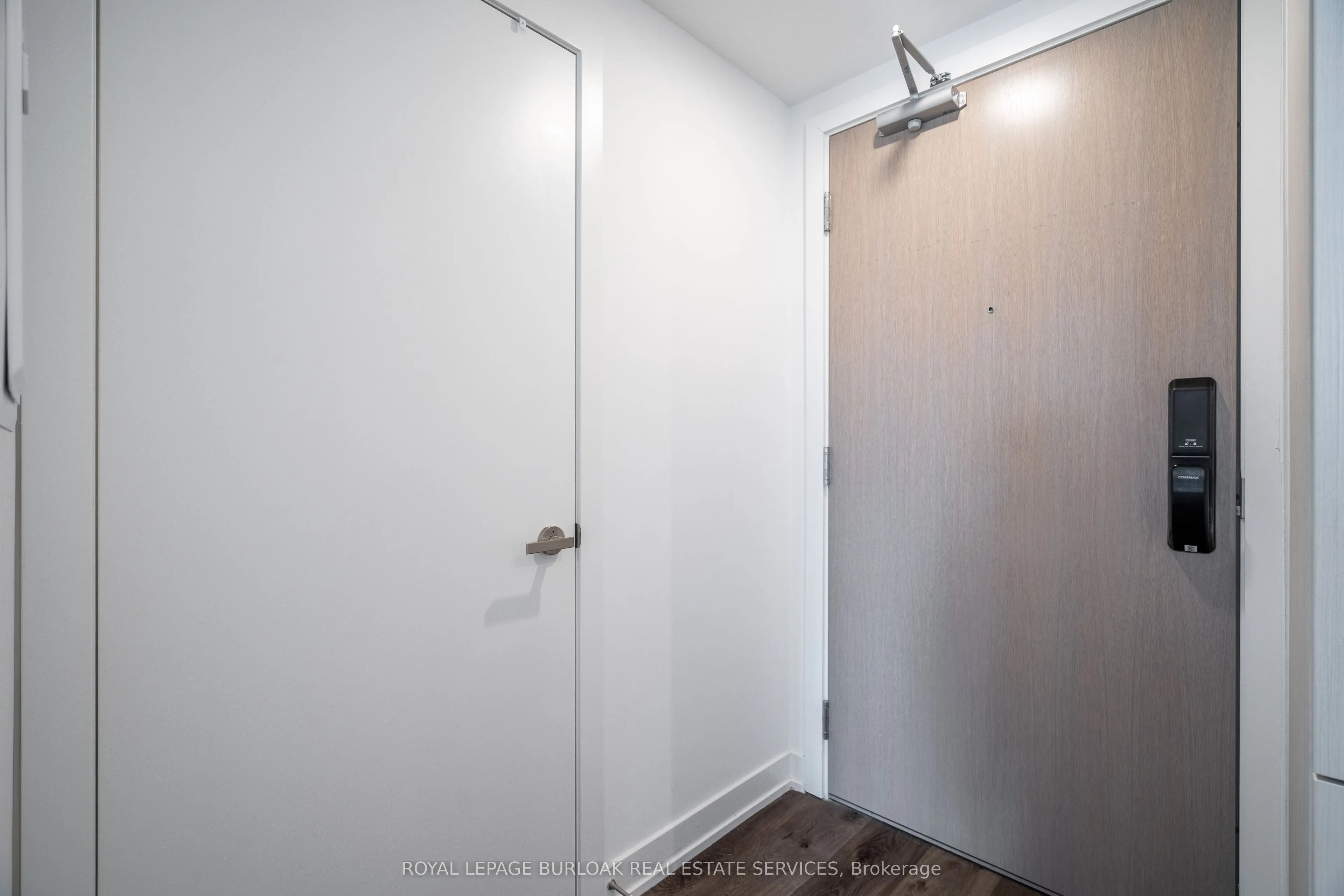 370 Martha Street, #908