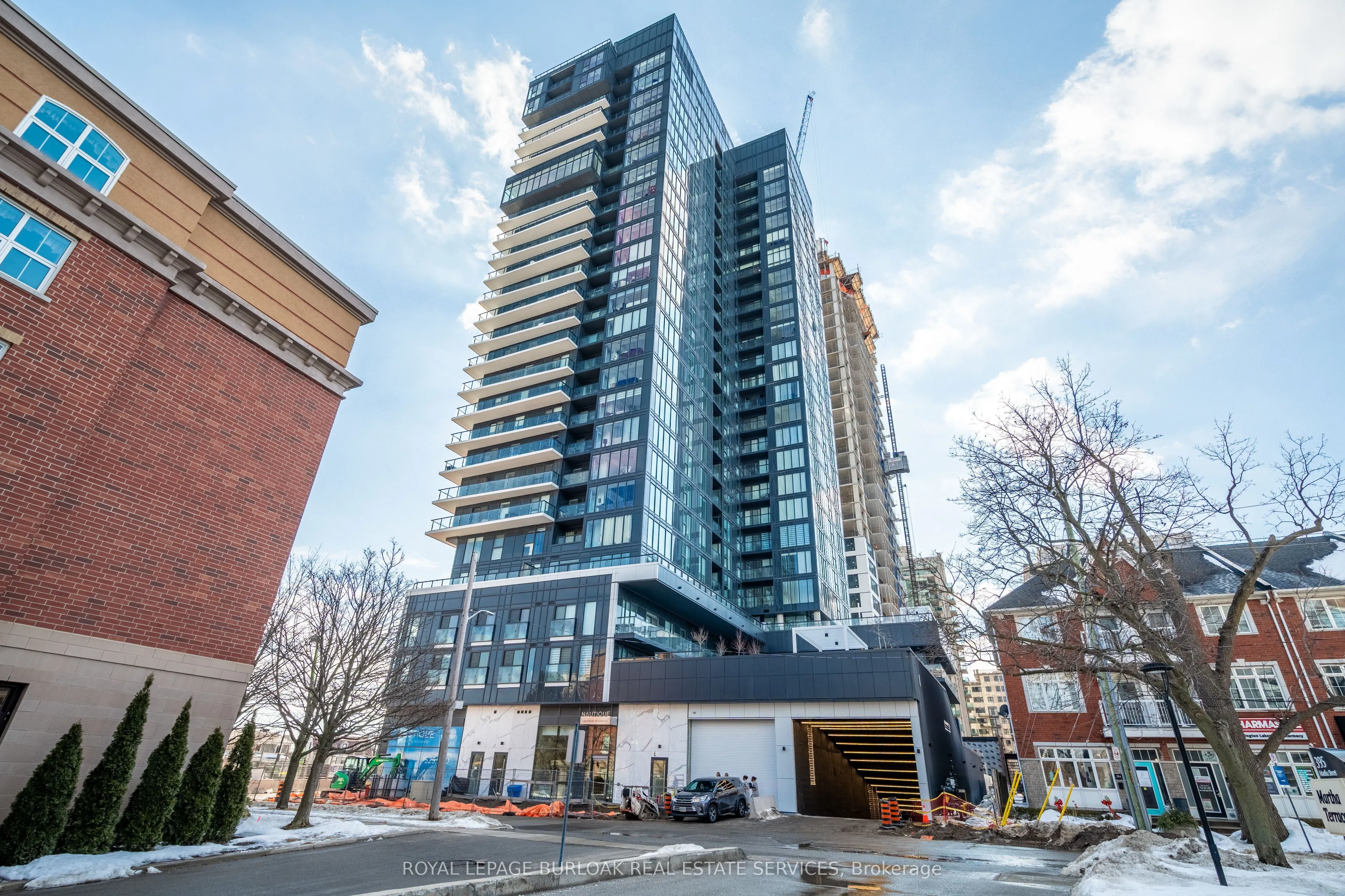 370 Martha Street, #908