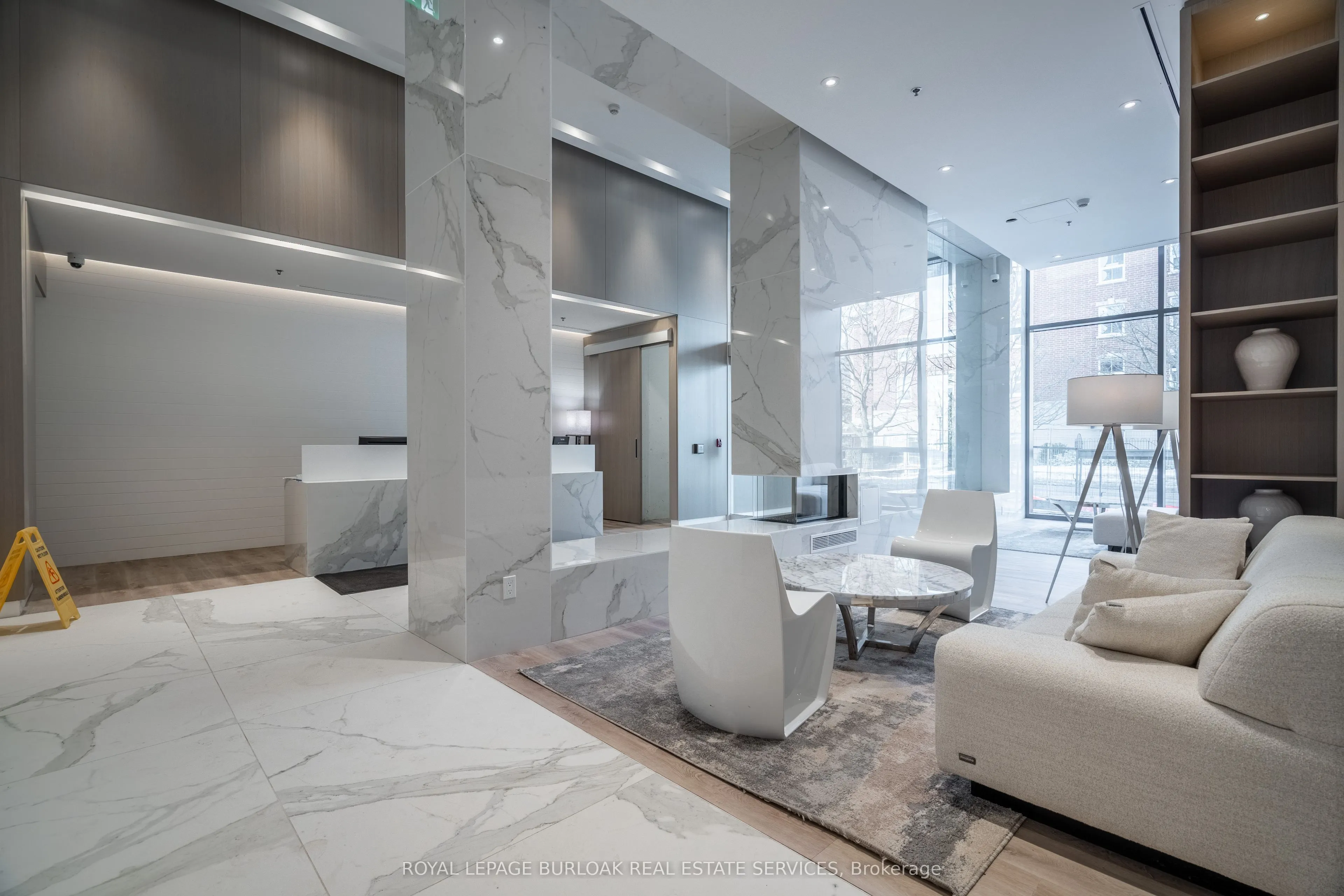 370 Martha Street, #908