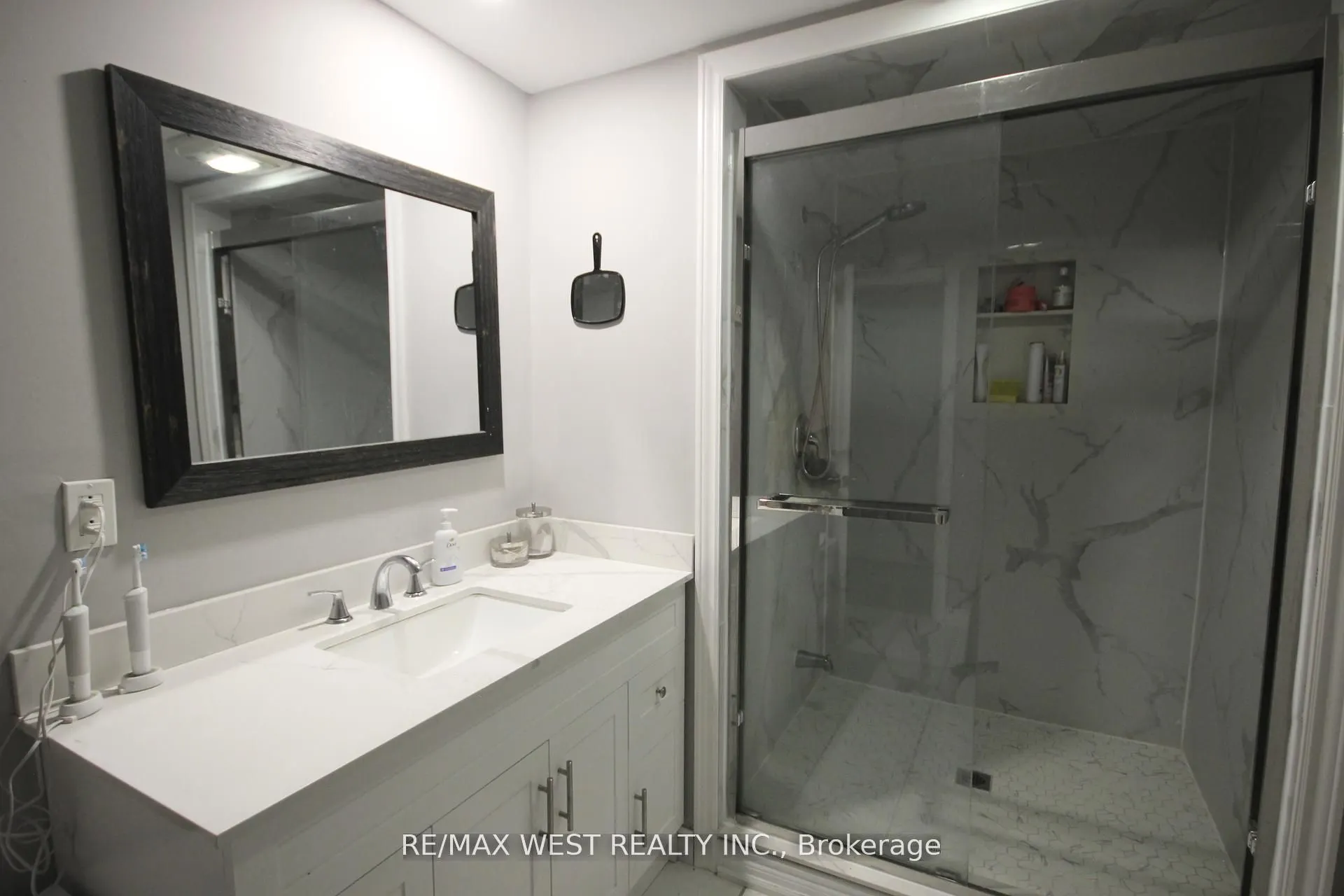 7374 Black Walnut Trail