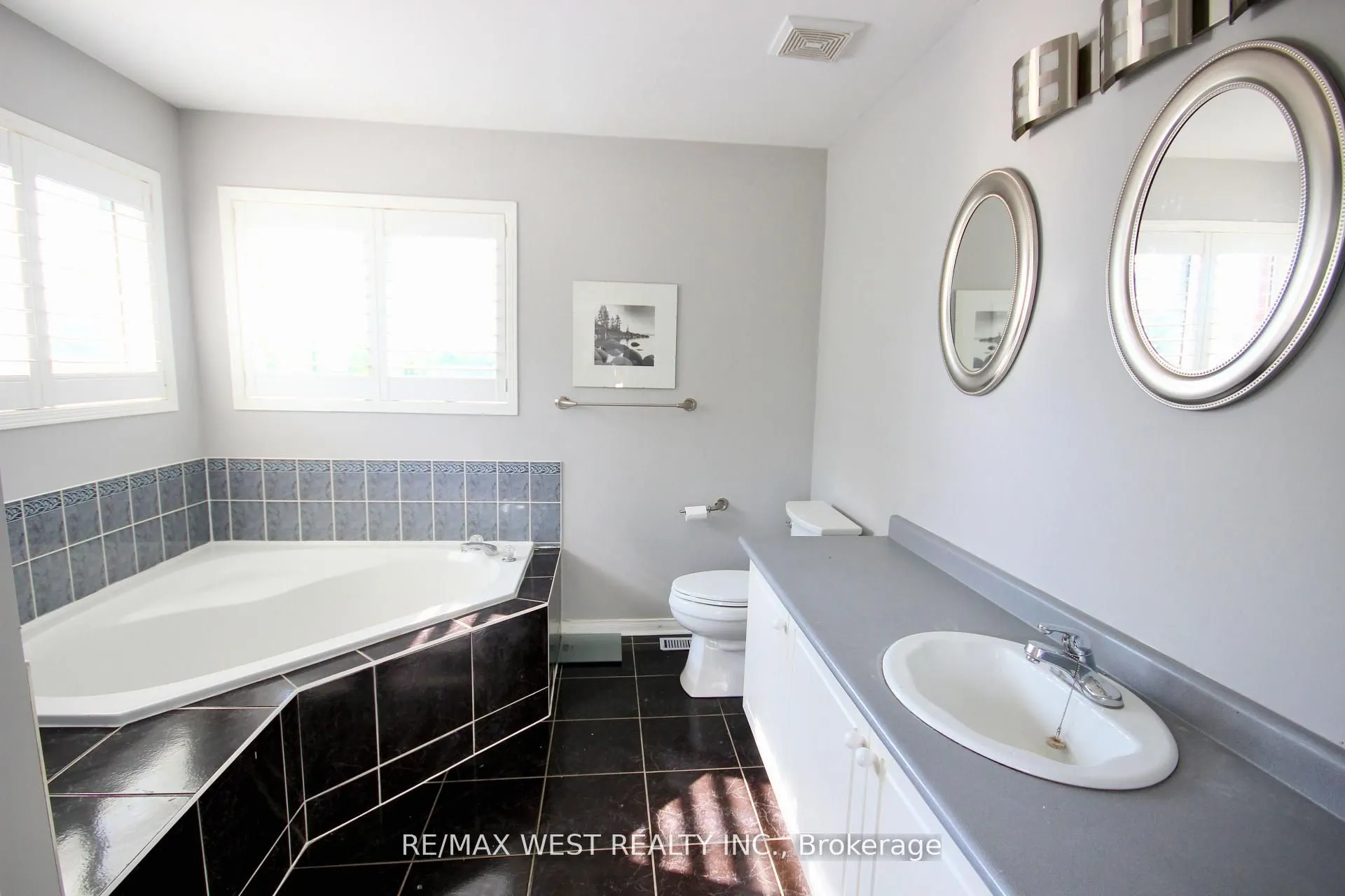 7374 Black Walnut Trail