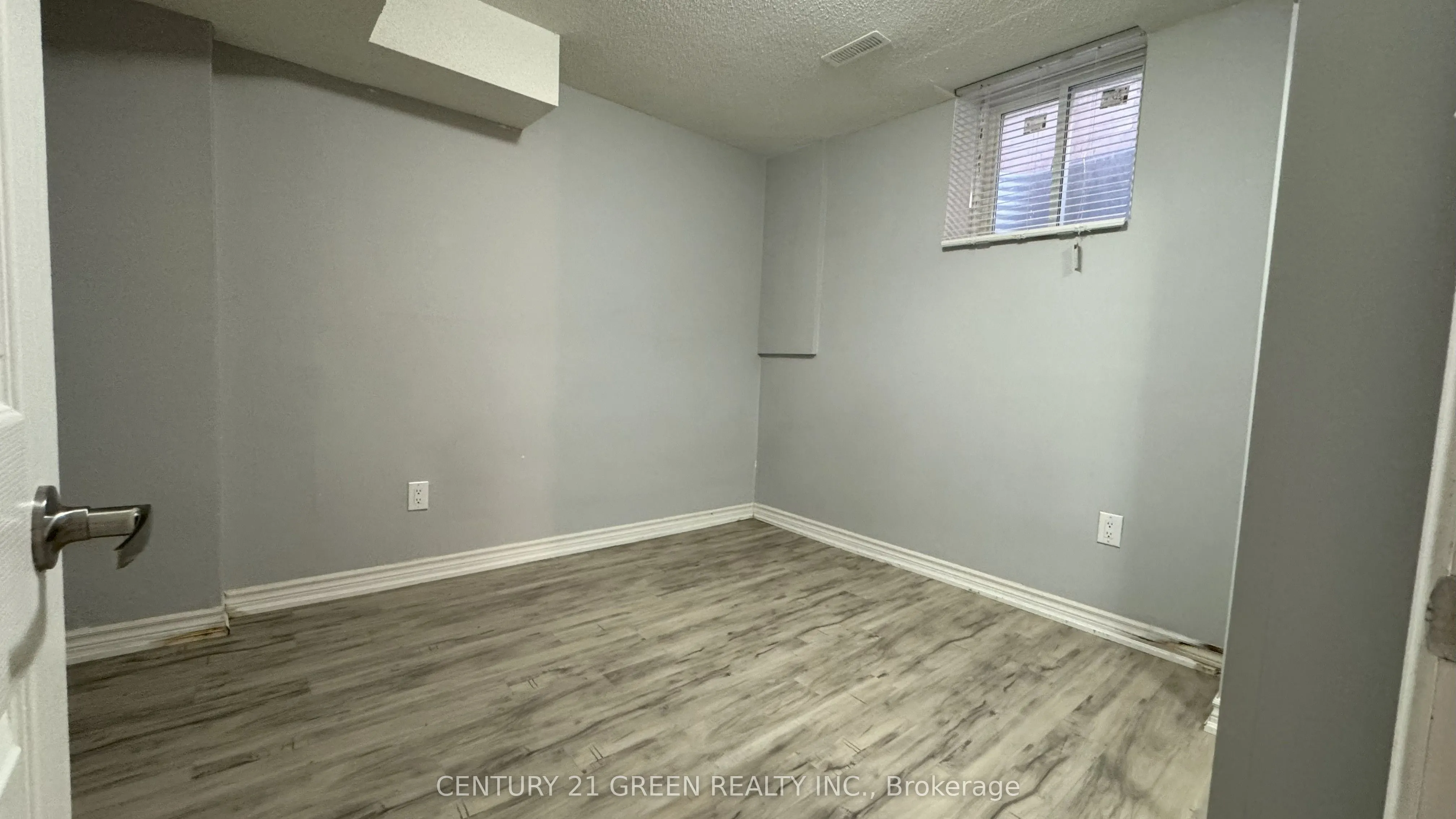 8 Natalie Court, #Lower