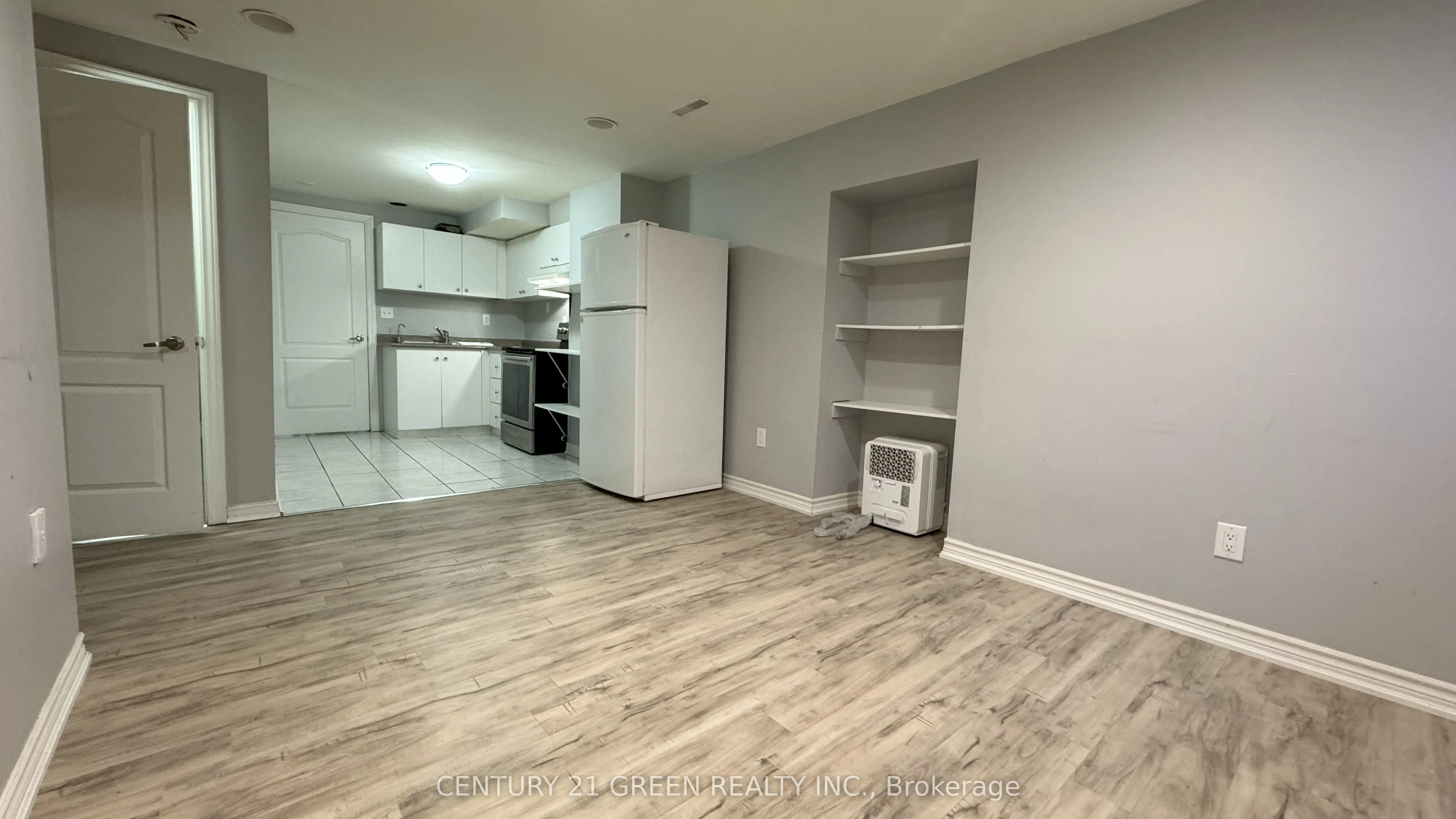 8 Natalie Court, #Lower