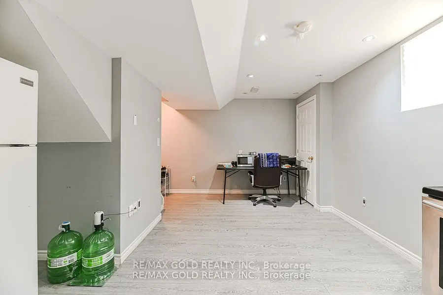 14 Topiary Lane