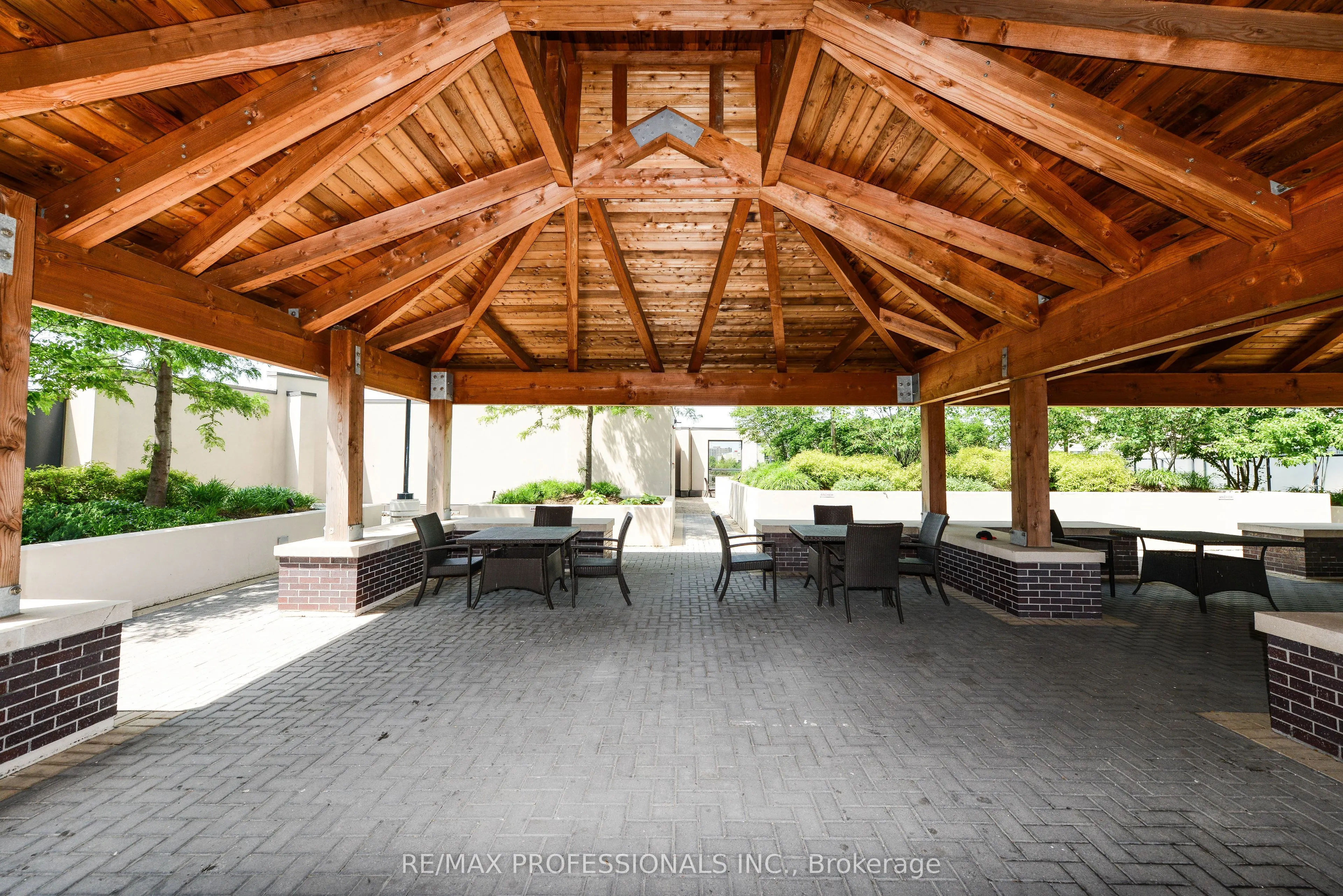 9 Valhalla Inn Road, #1205