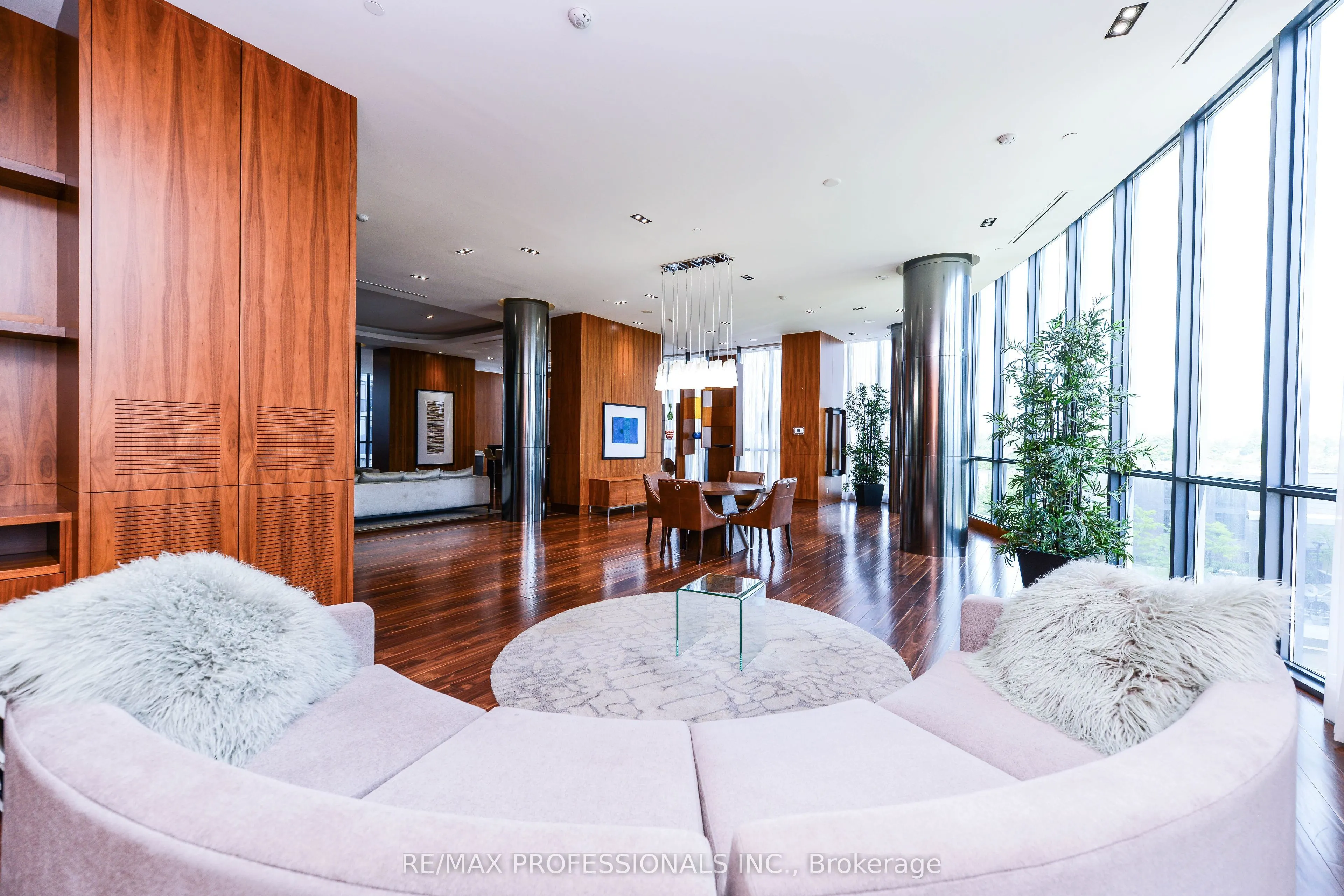 9 Valhalla Inn Road, #1205