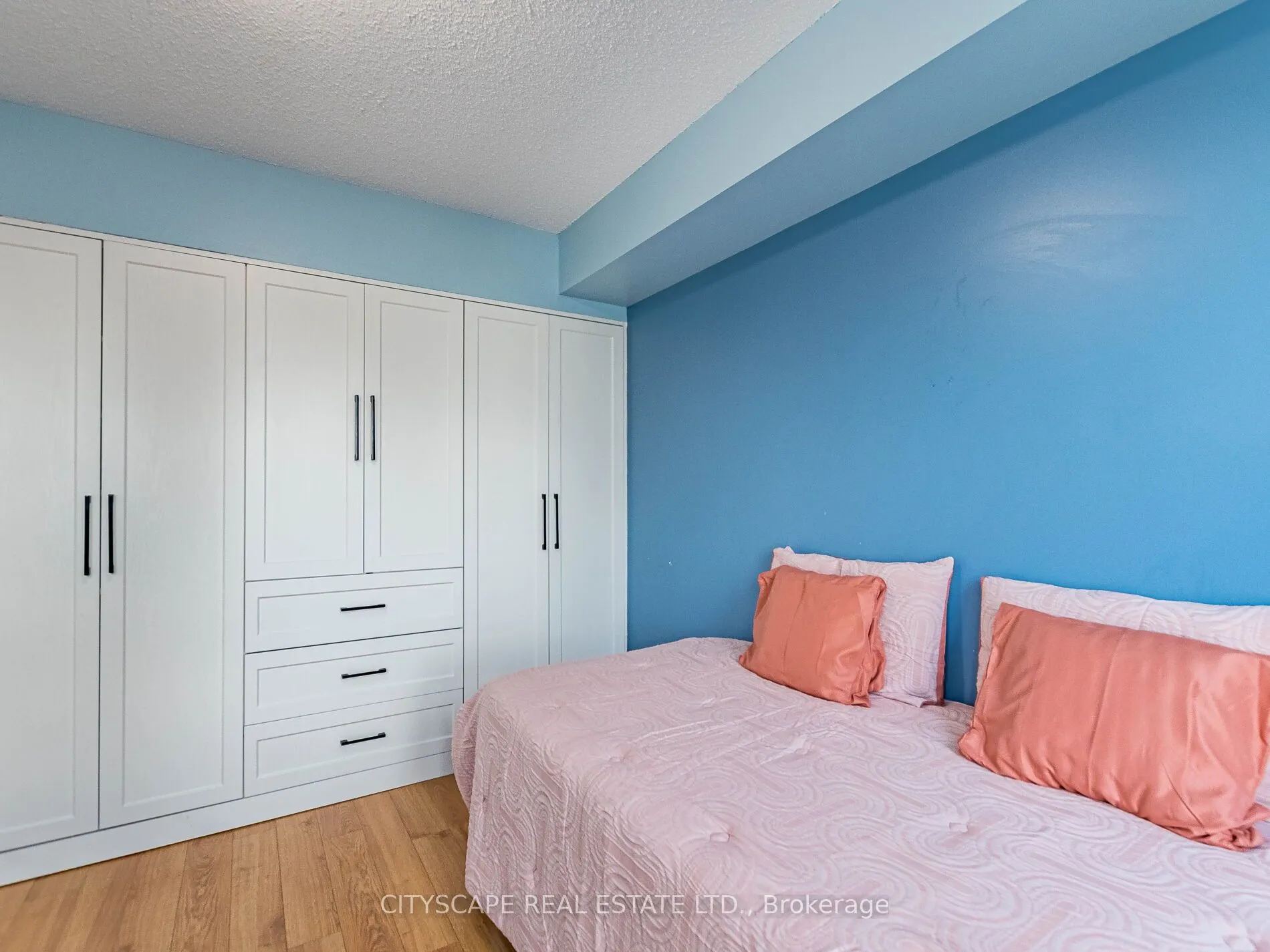 1 Elm Drive W, #2111