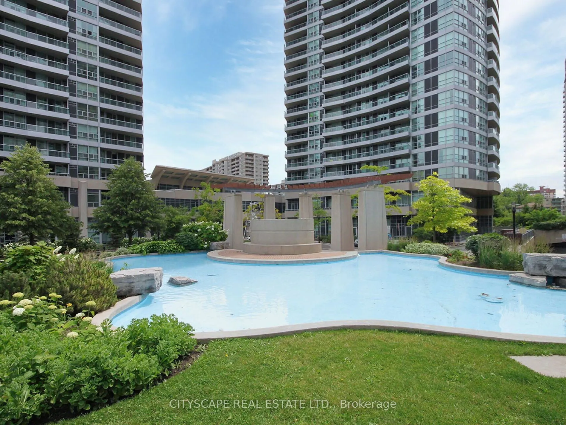 1 Elm Drive W, #2111