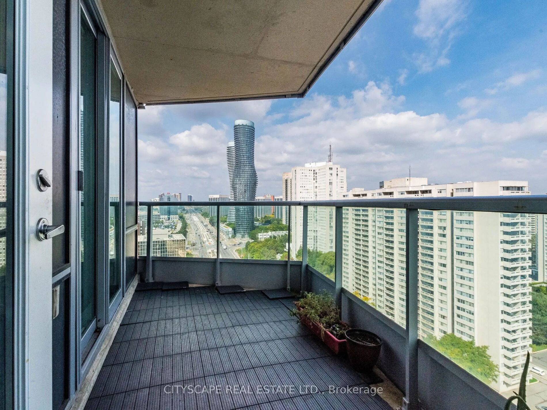 1 Elm Drive W, #2111