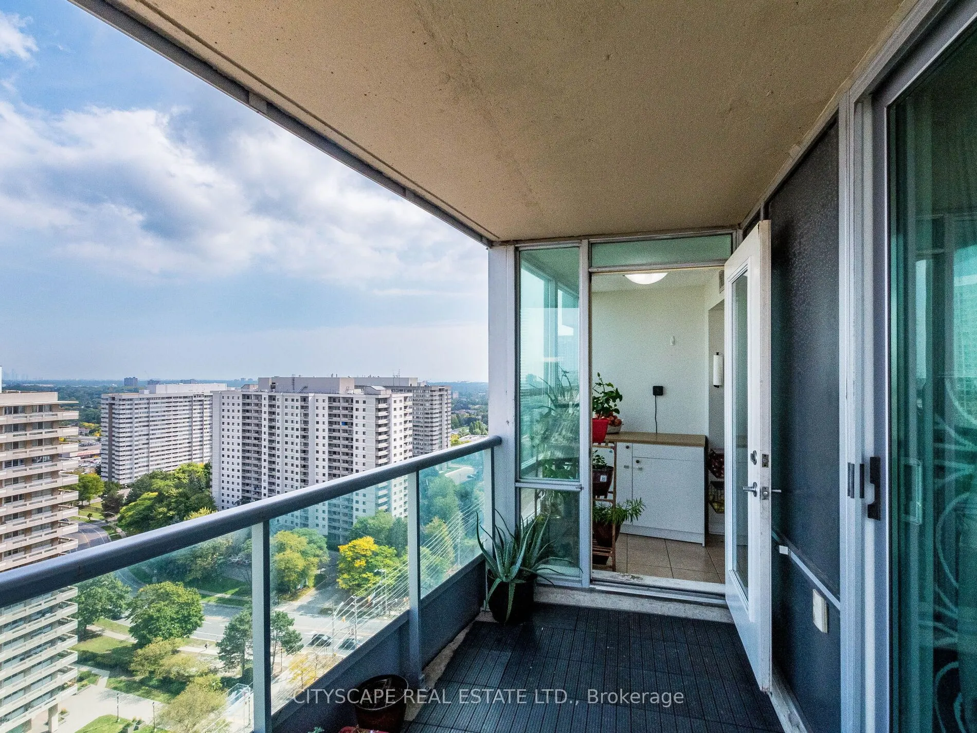 1 Elm Drive W, #2111