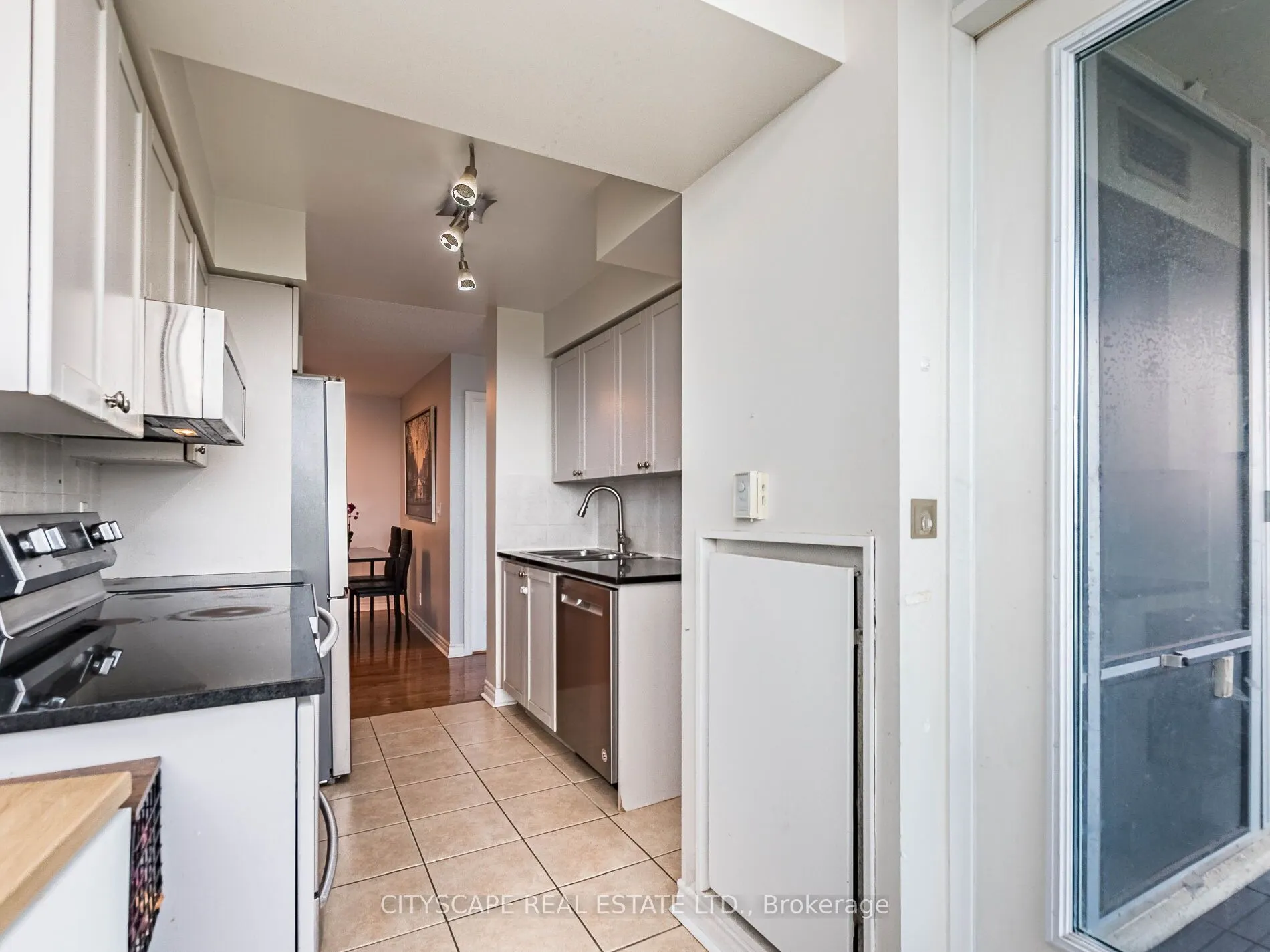 1 Elm Drive W, #2111