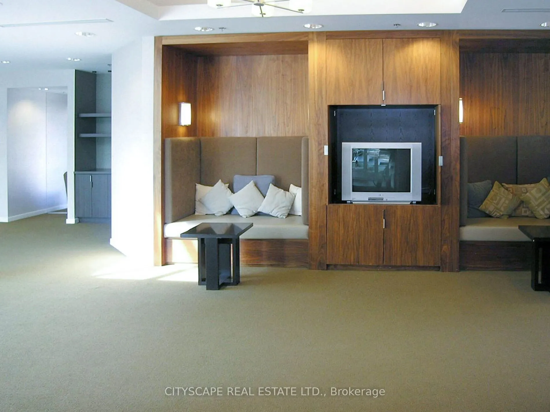 1 Elm Drive W, #2111