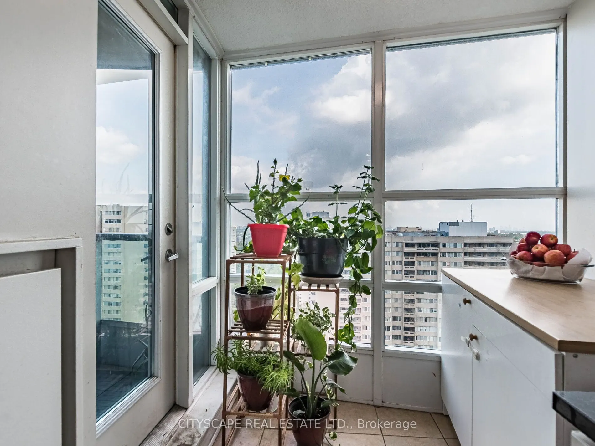 1 Elm Drive W, #2111