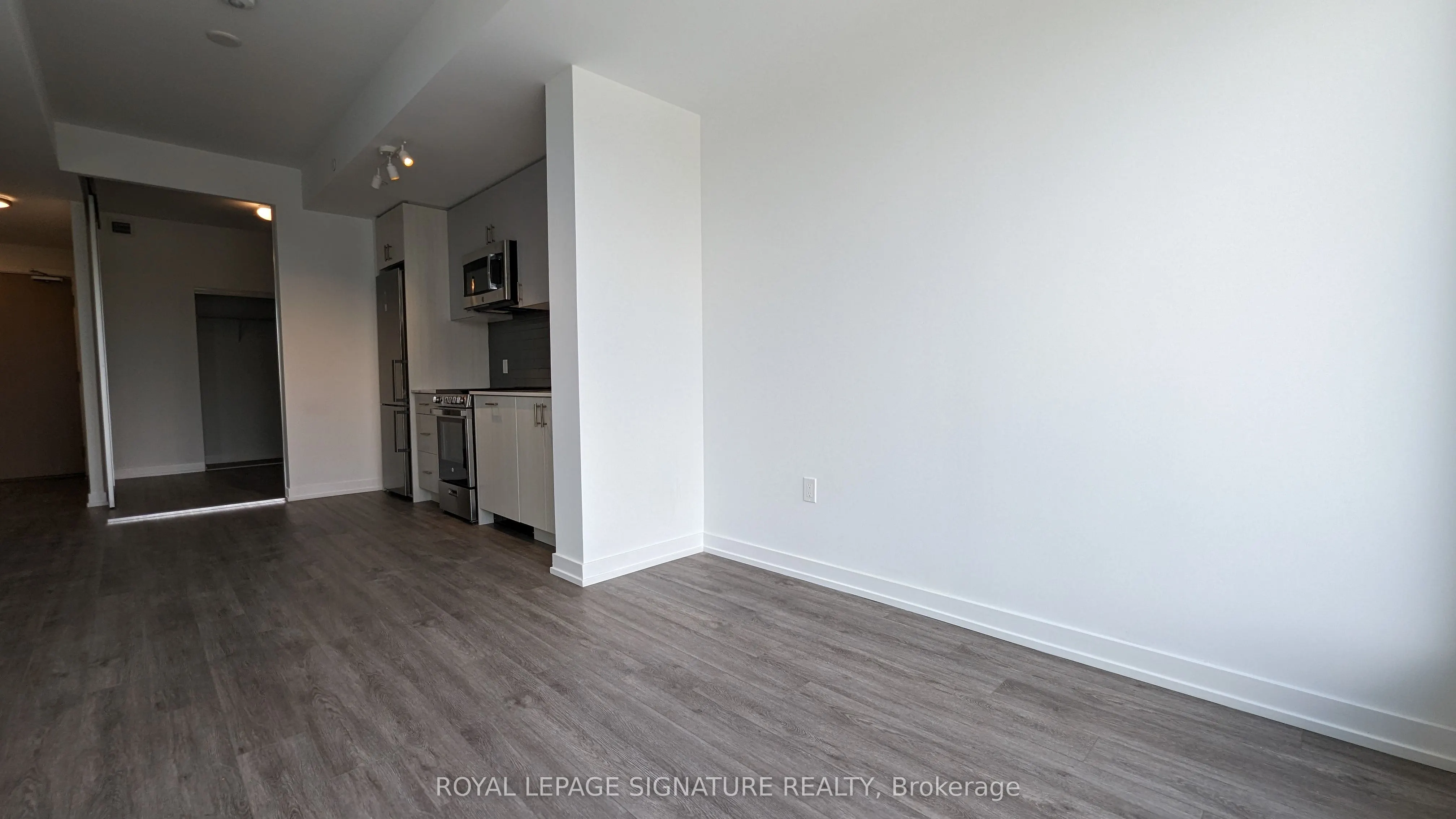 1195 The Queensway, #404