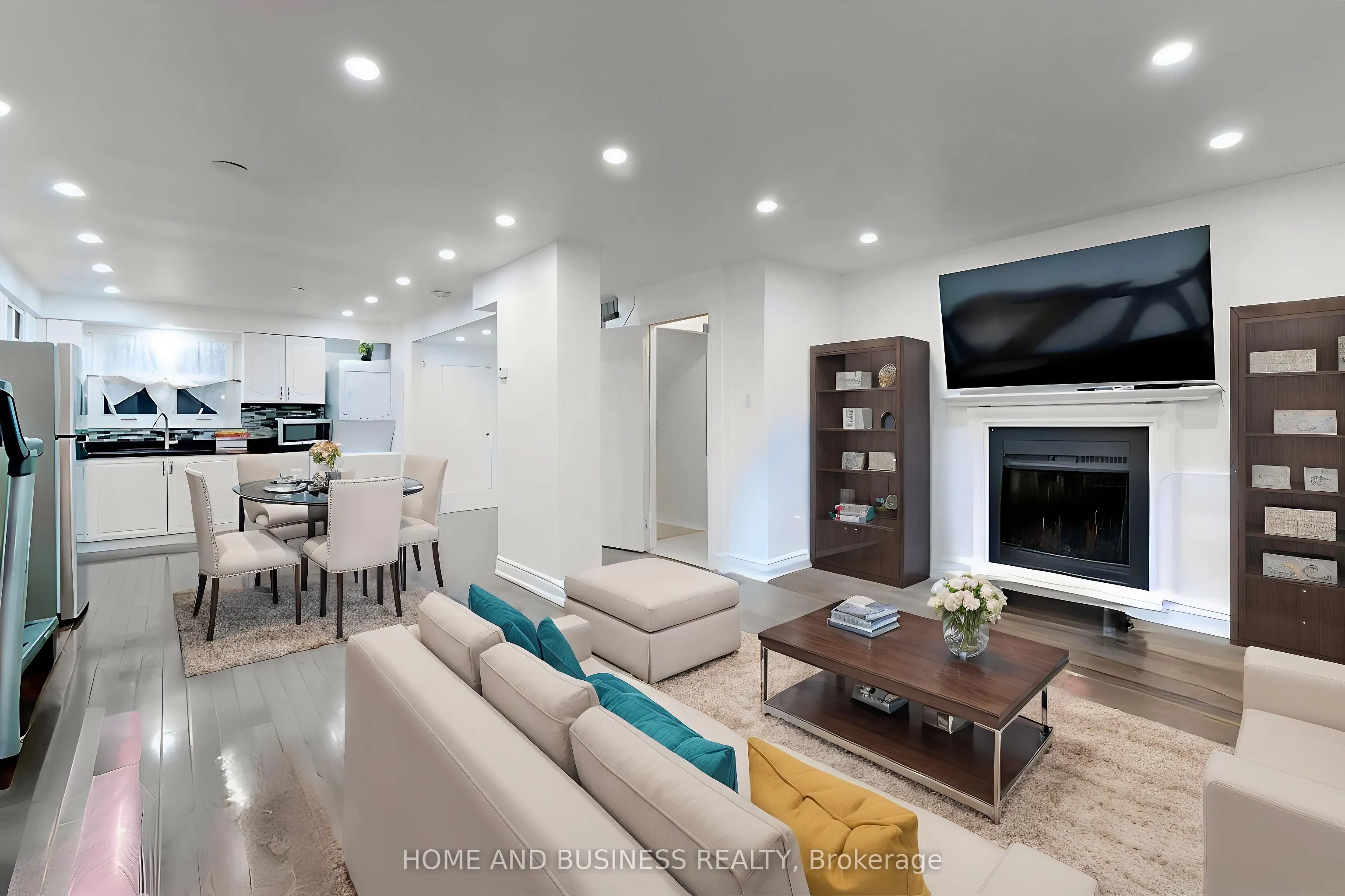 31 Greenleaf Crescent, #Upper