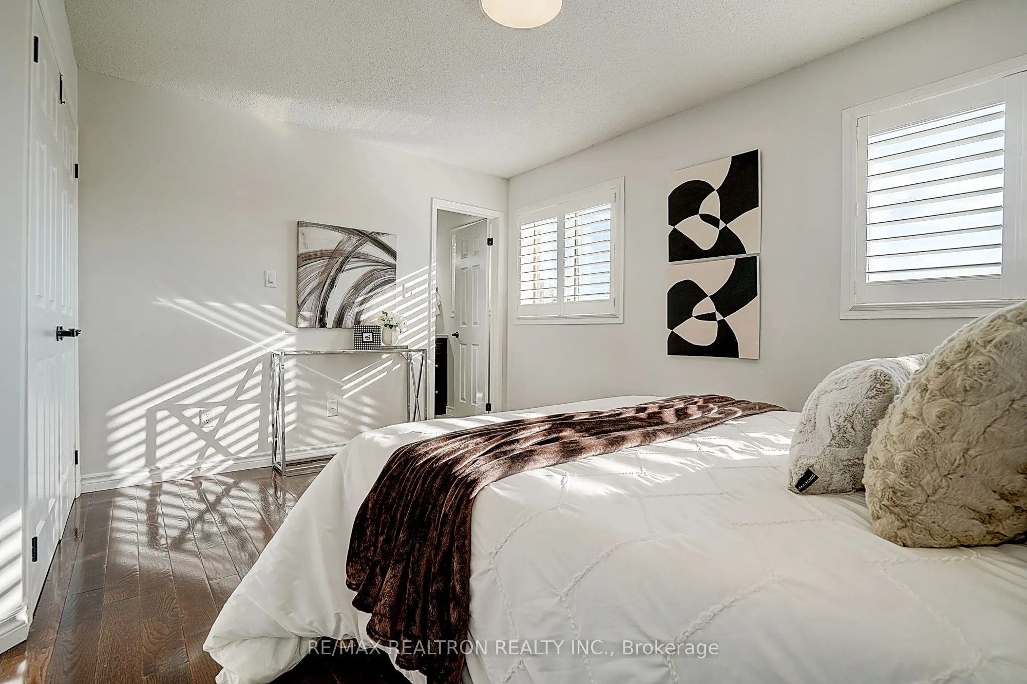 2543 Gill Crescent