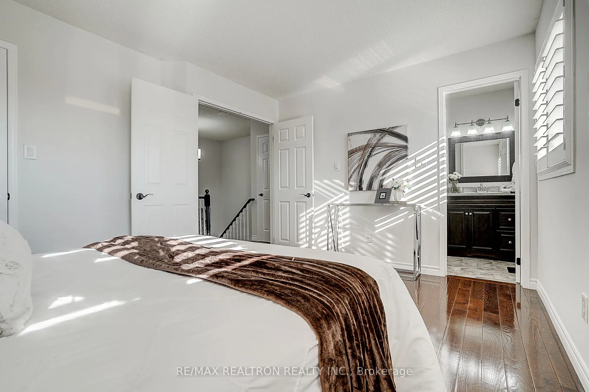 2543 Gill Crescent