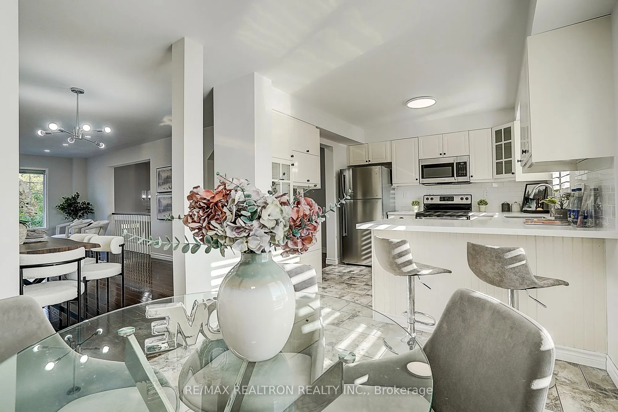 2543 Gill Crescent