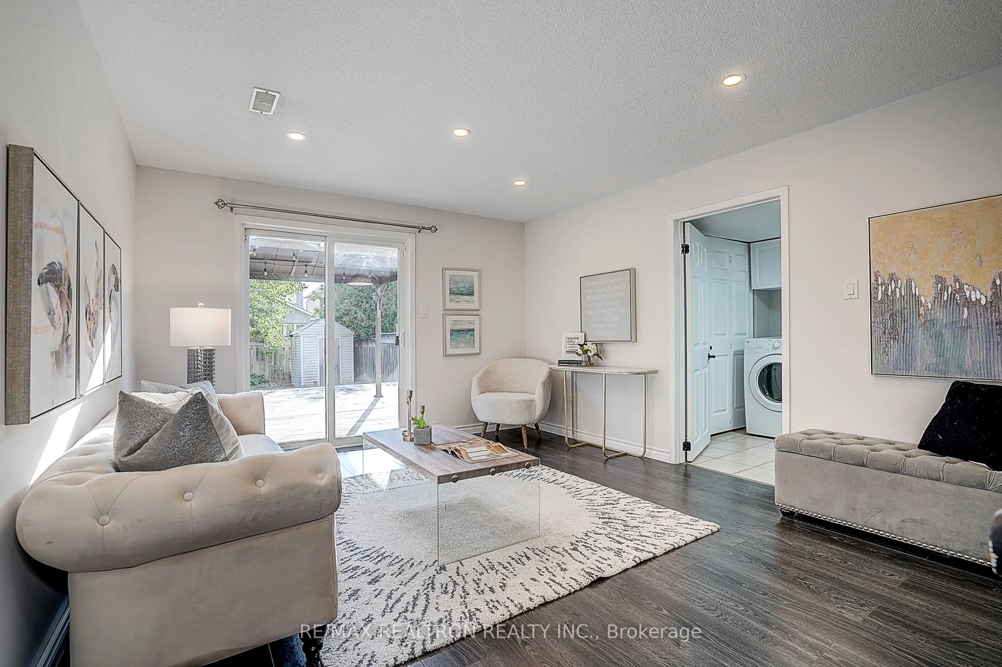 2543 Gill Crescent