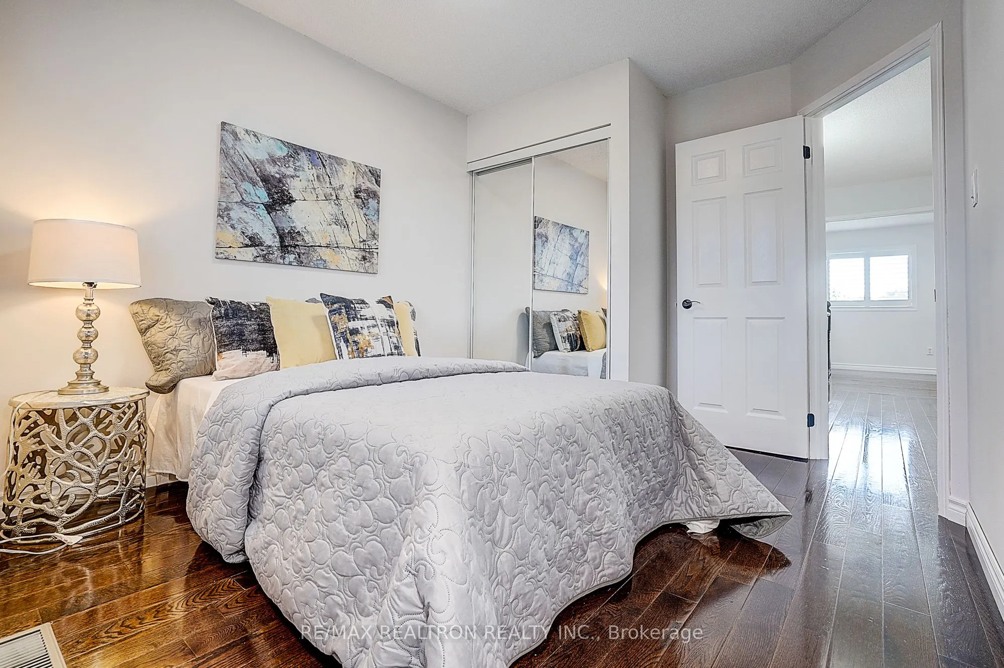 2543 Gill Crescent