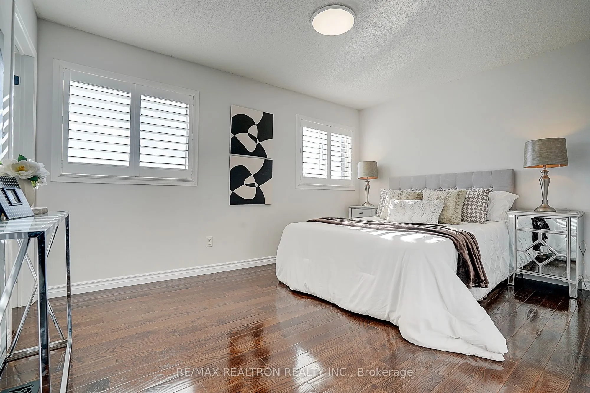 2543 Gill Crescent