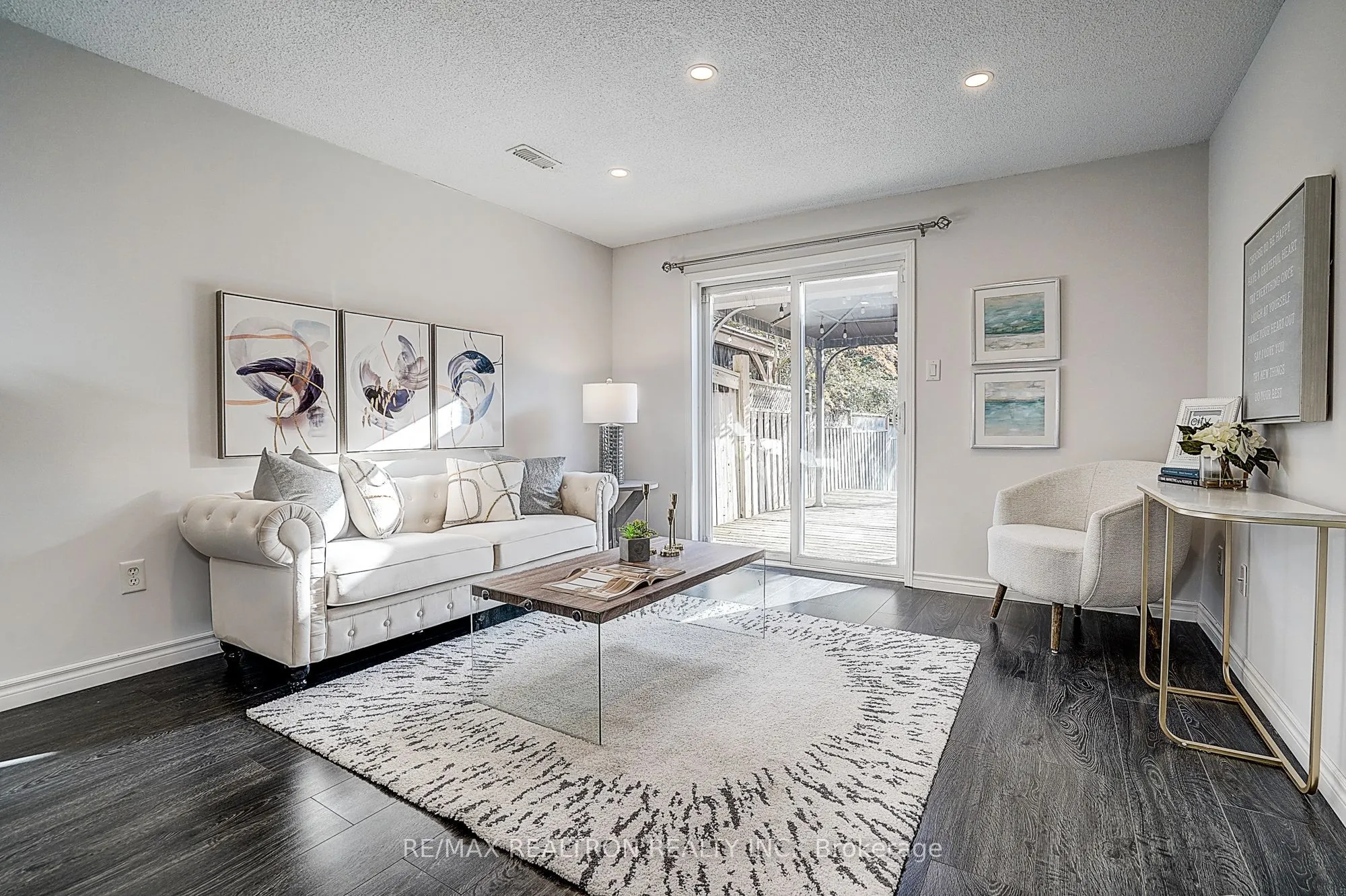 2543 Gill Crescent